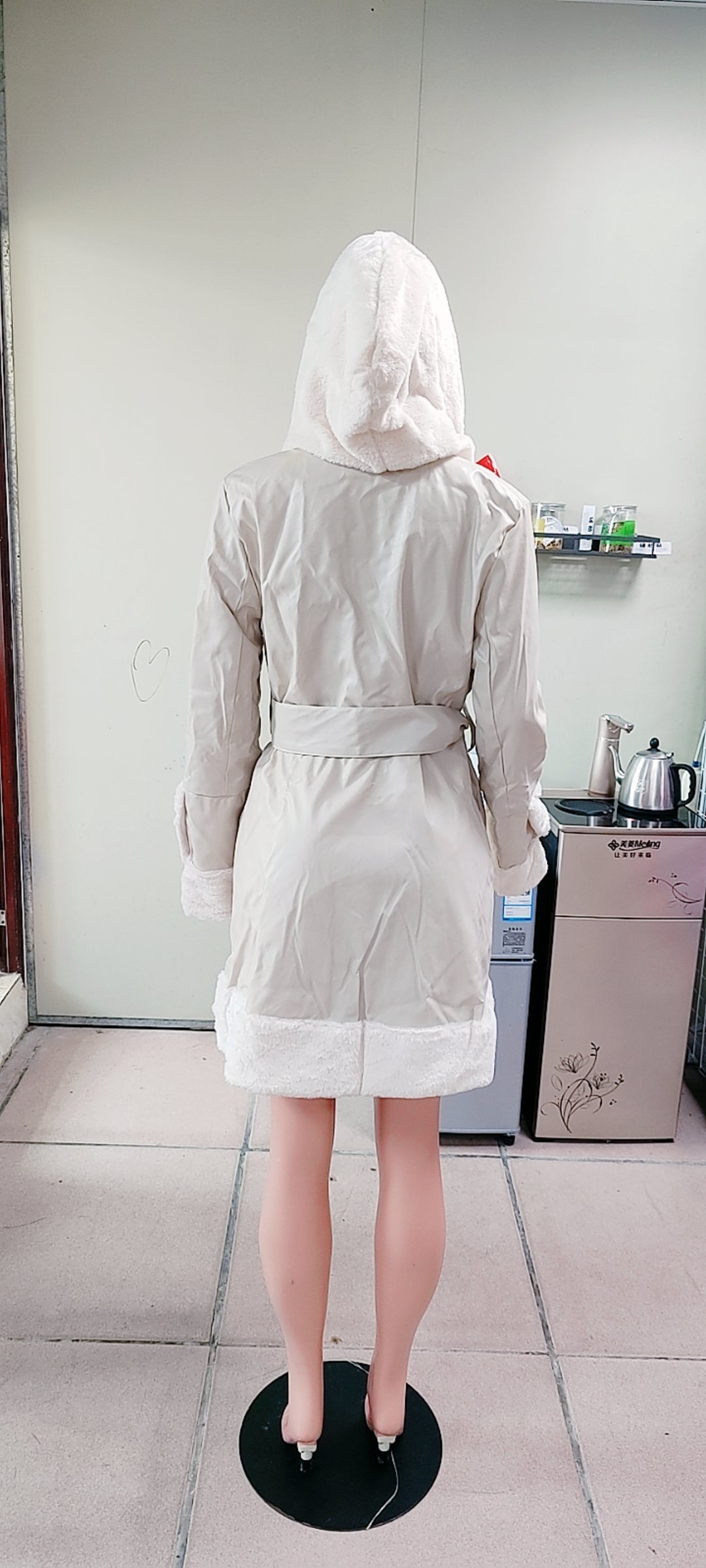 Turndown Collar Fur Patchwork Jacket Women's Winter Warm Ruffled Hooded  Slim Waist Coat 10