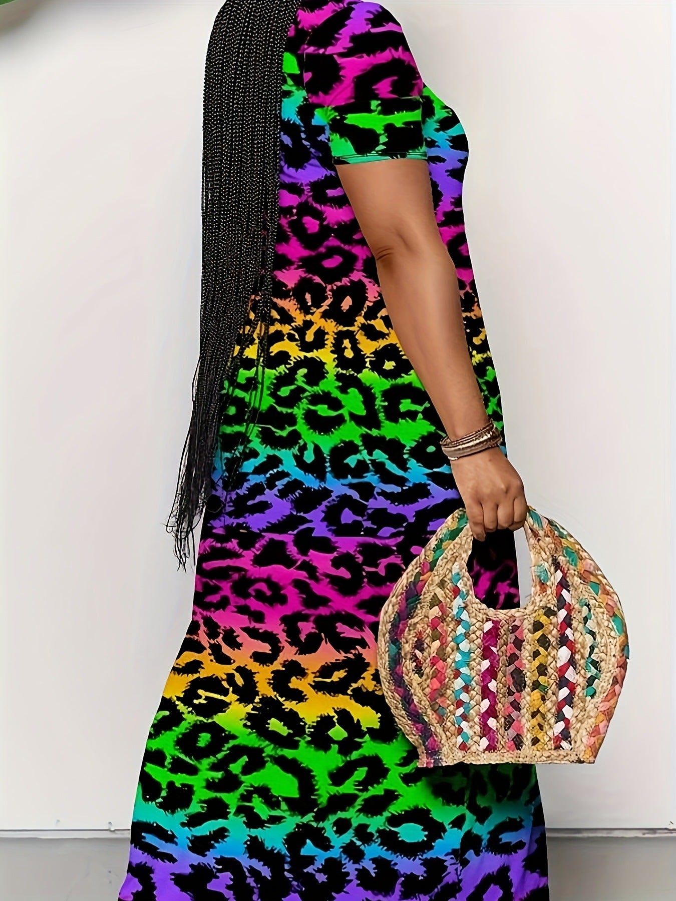 Plus Size Women V-Neck Printed Pocket Dress 5