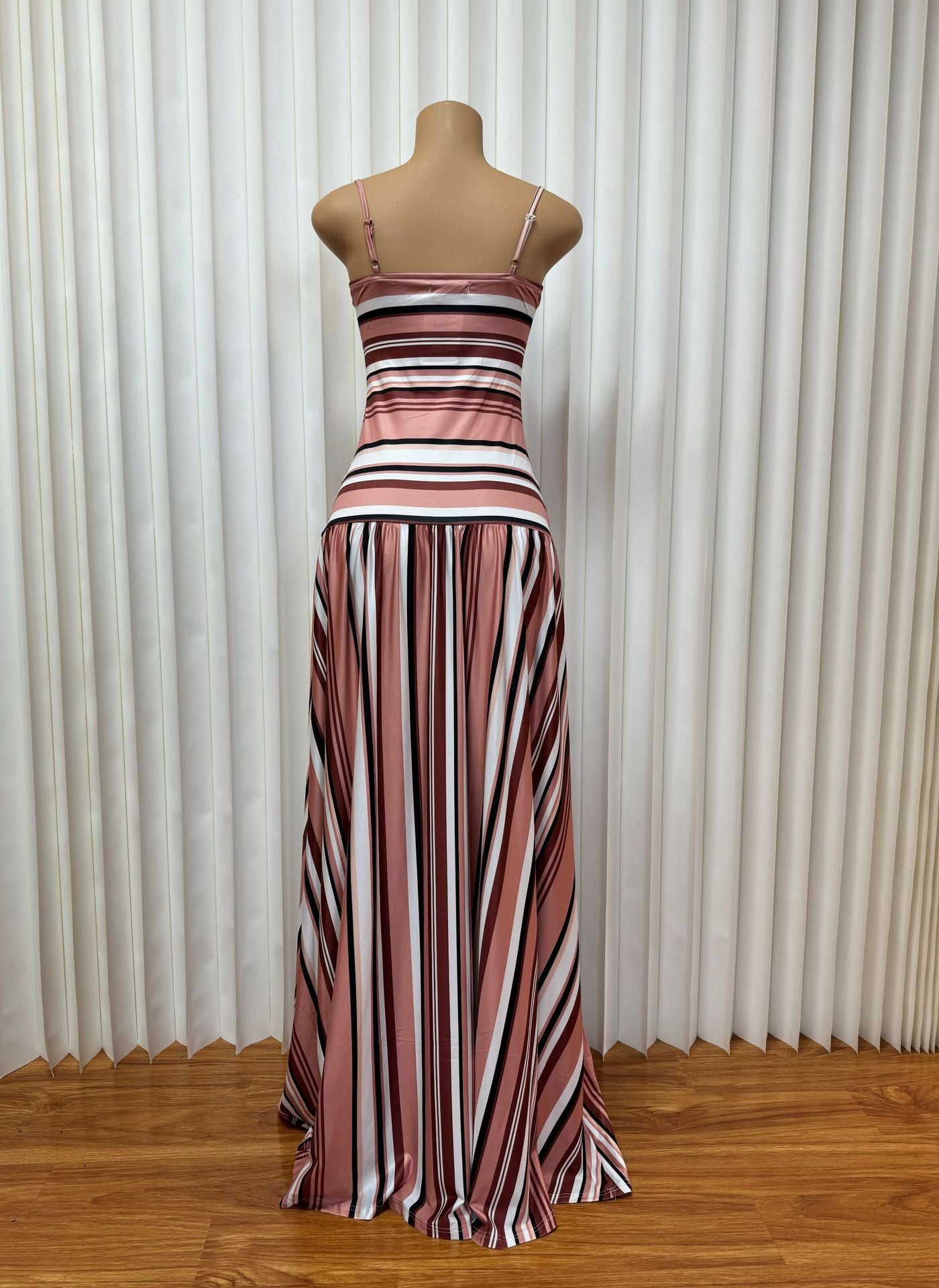 Chic Casual Sexy Low-Back Strap Maxi Dress for Women 6