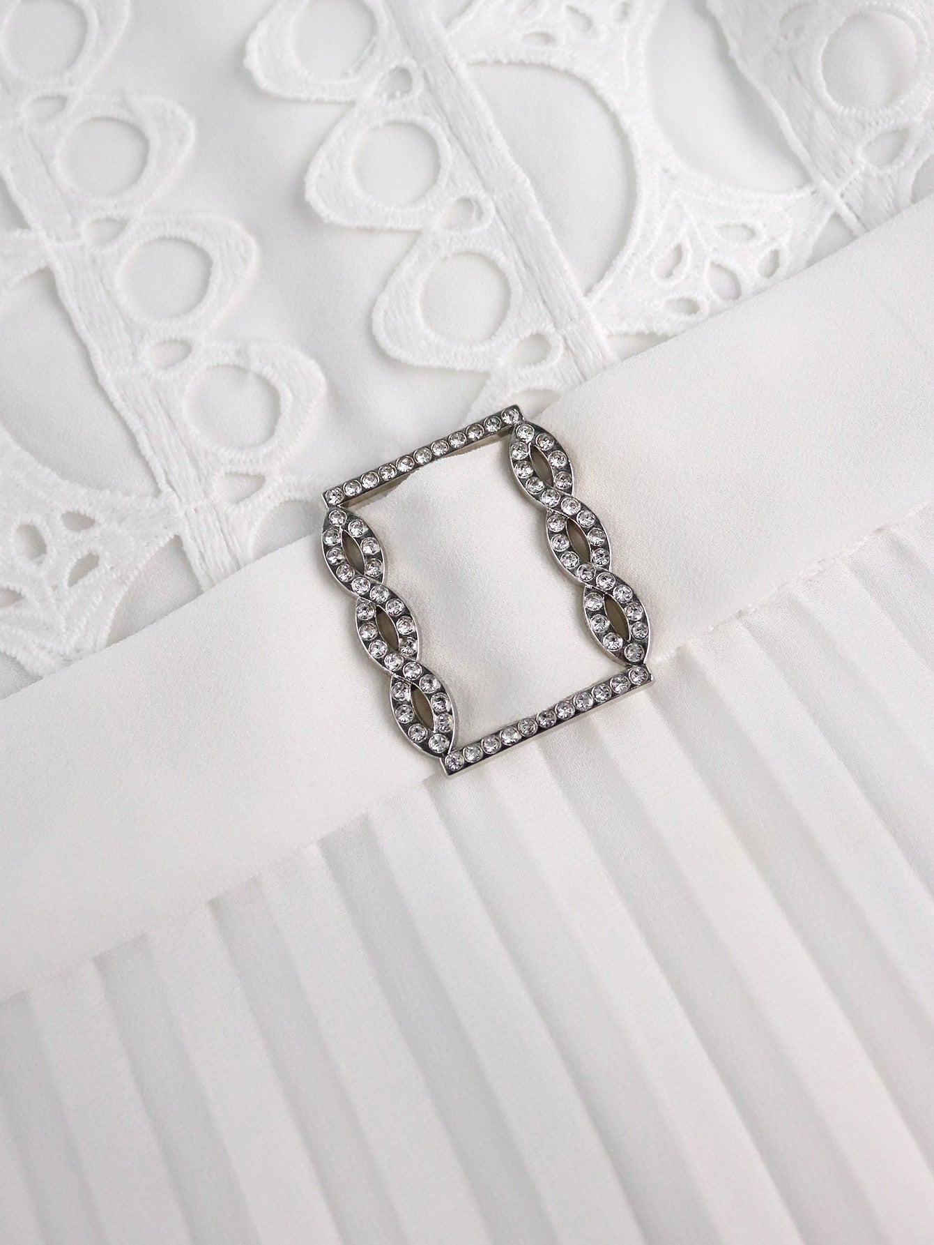 Plus Size Women's Elegant White Lace Cut-Out Dress Puff Sleeve Rhinestone Button Pleated Midi Party Dress 9