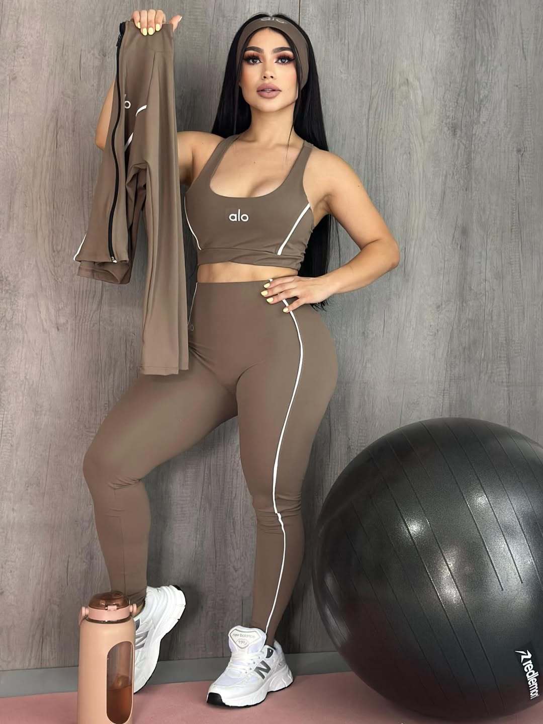 Women Contrast Color Yoga Running Wear Three-Piece Set 7