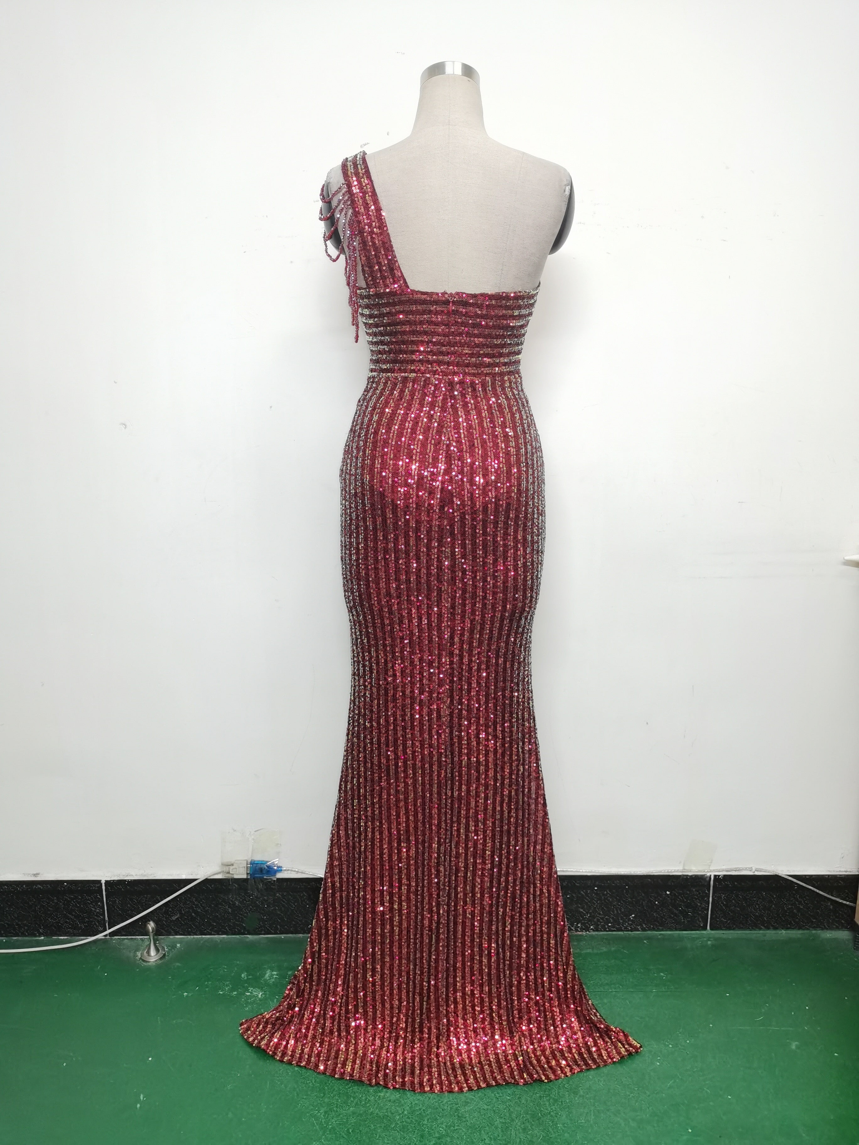 Women Beaded One Shoulder Slash Shoulder Split sequined evening dress 19