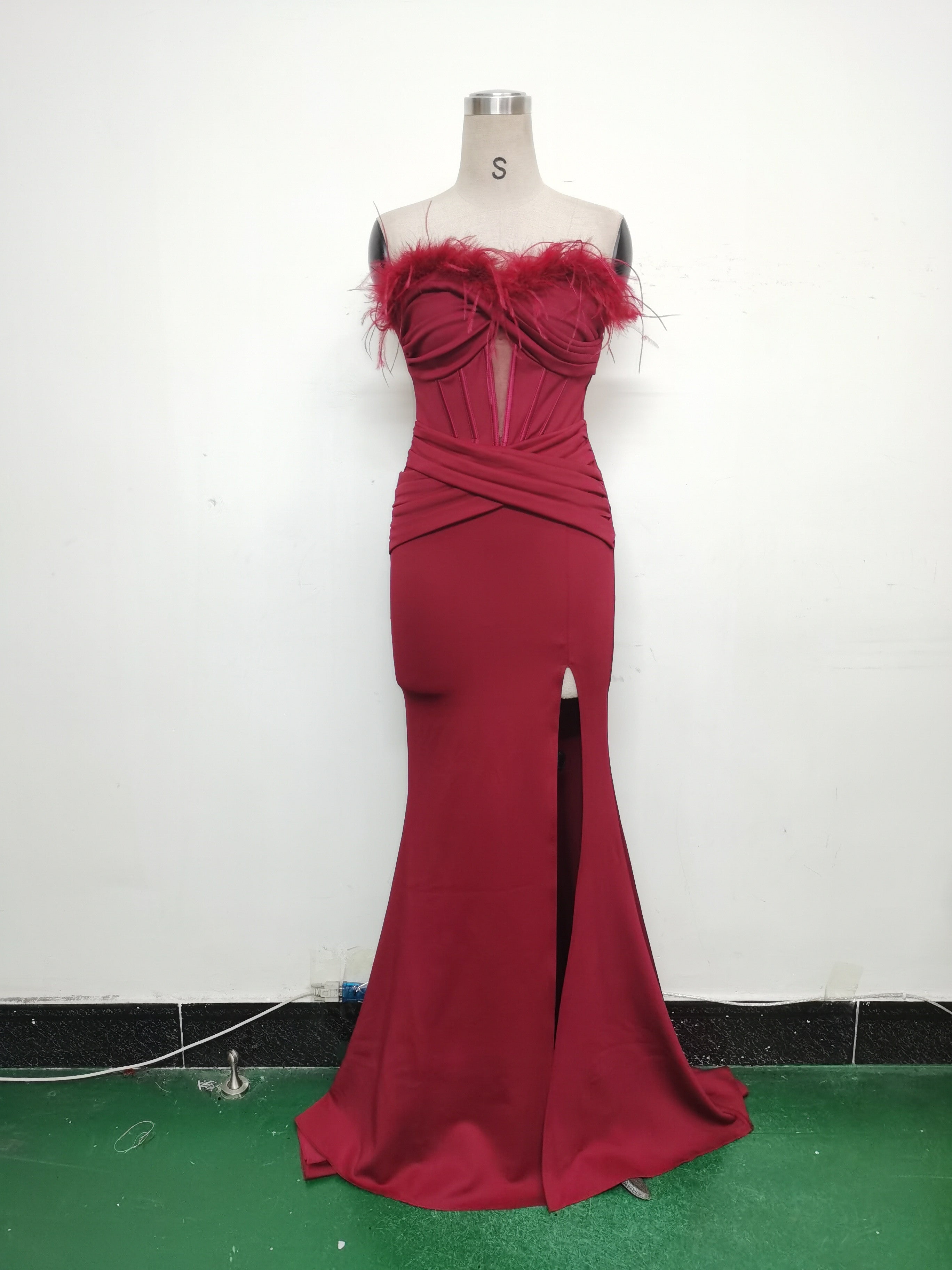 Feather Strapless Herringbone Slim Waist Solid Color Slit Evening Dress 20
