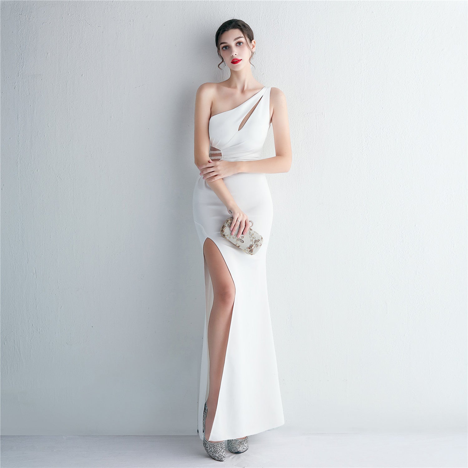 Press-folded beading one-shoulder slim-fit fishtail wedding dress 15