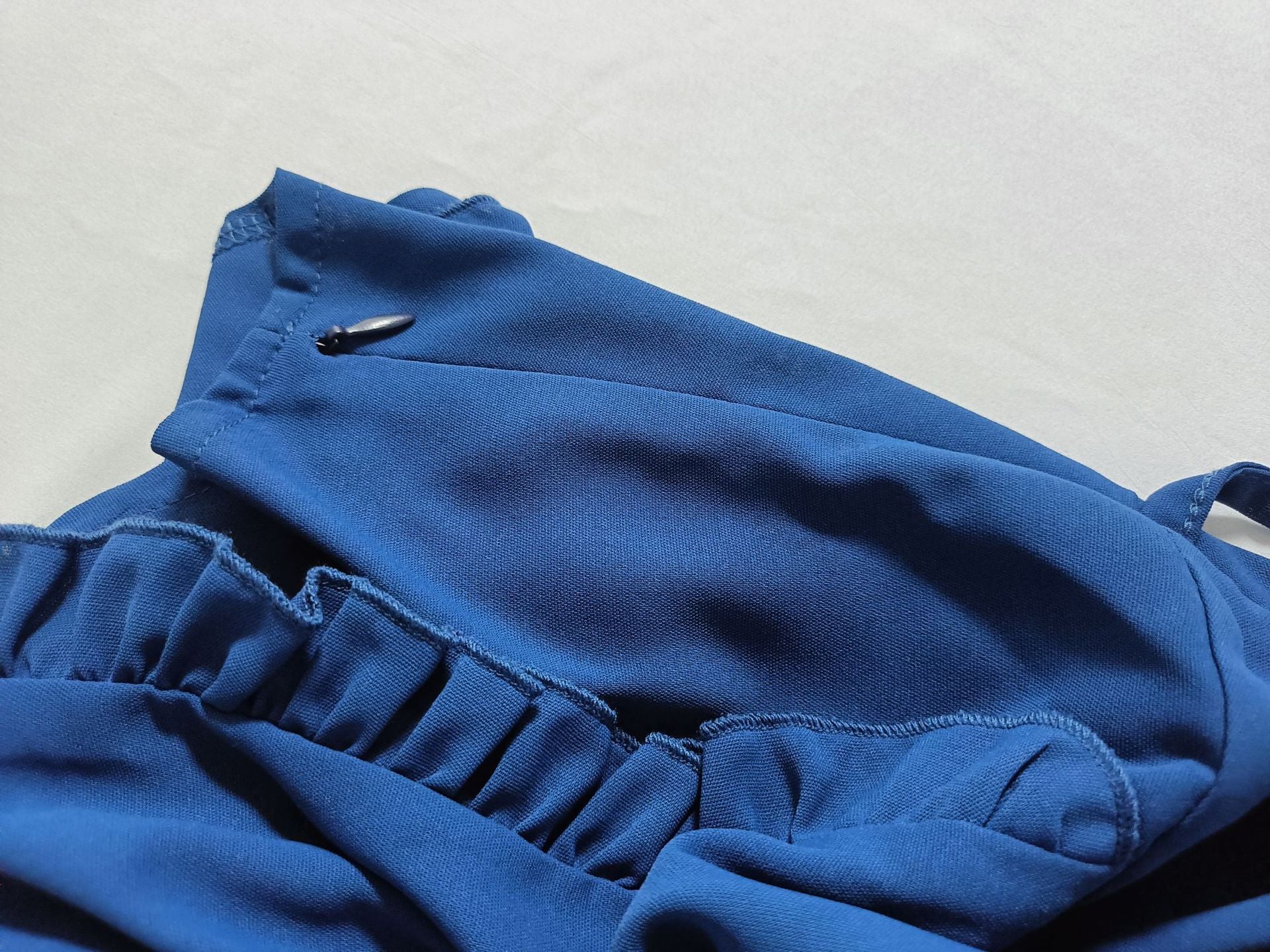 Women solid sleeveless V-neck Ruffle Edge dress 16