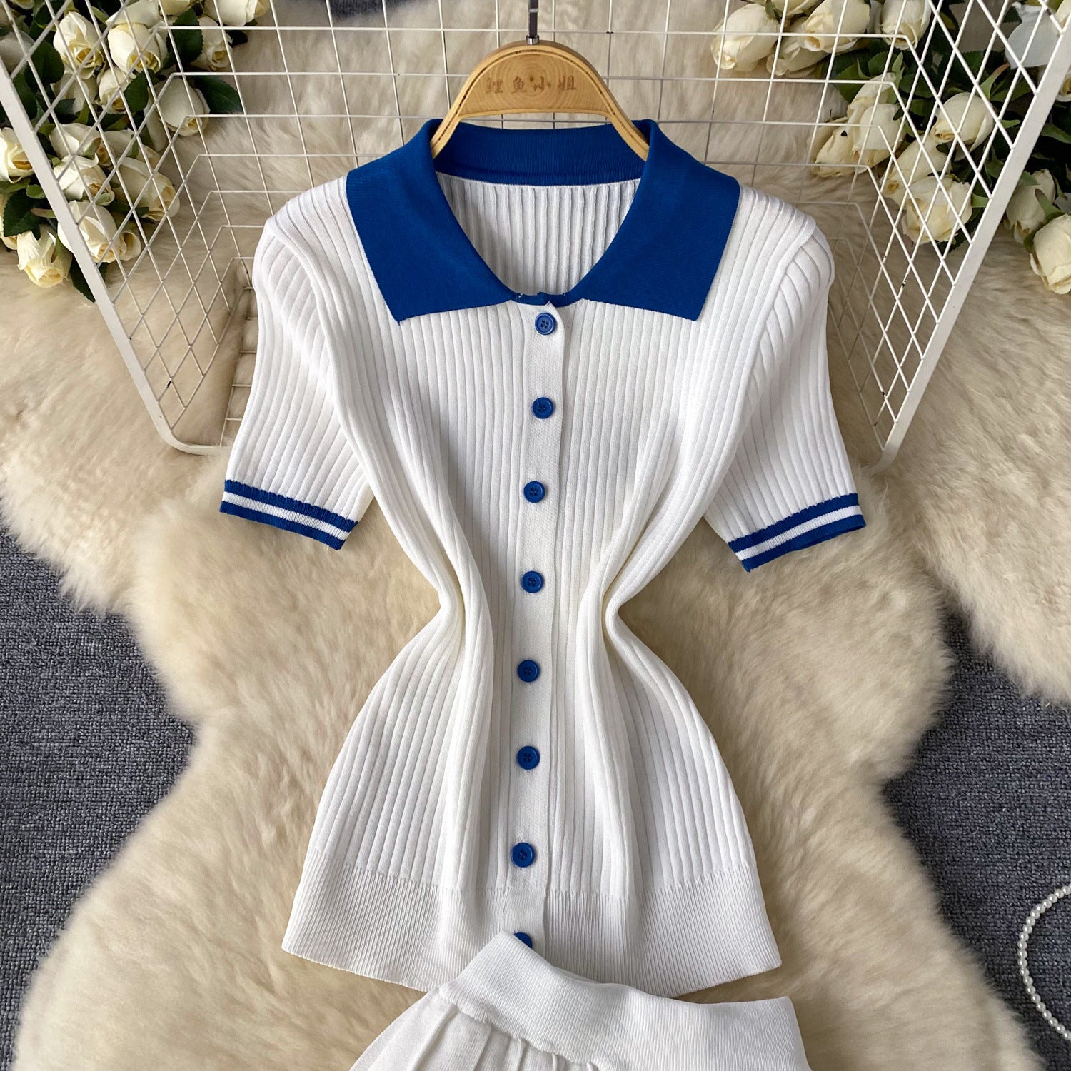 Contrast Turndown Collar Short-Sleeved Shirt Top High Waist Slim Fit Pleated Skirt Two Piece Set 12