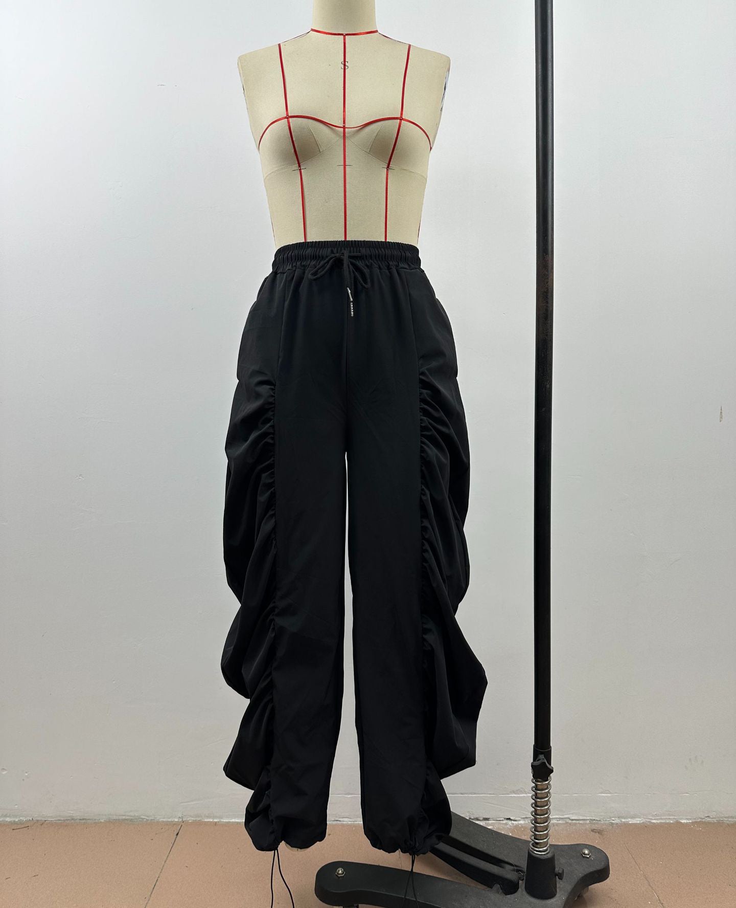 Fashionable Women's Casual Fashion Pleated Loose Pants 11