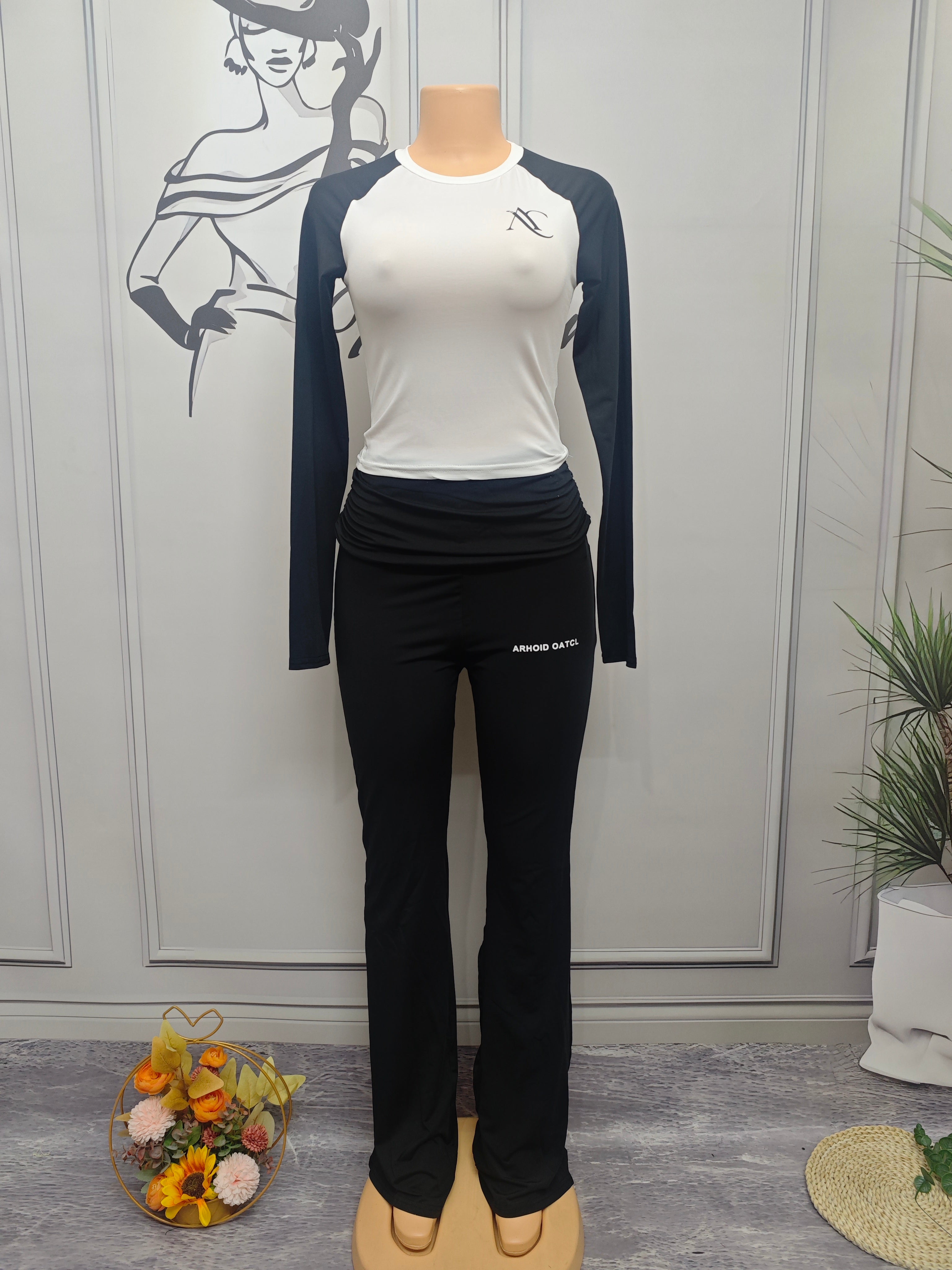 Women's Autumn Contrast Color Round Neck Slim Long Sleeve Two Piece Pants Set 20