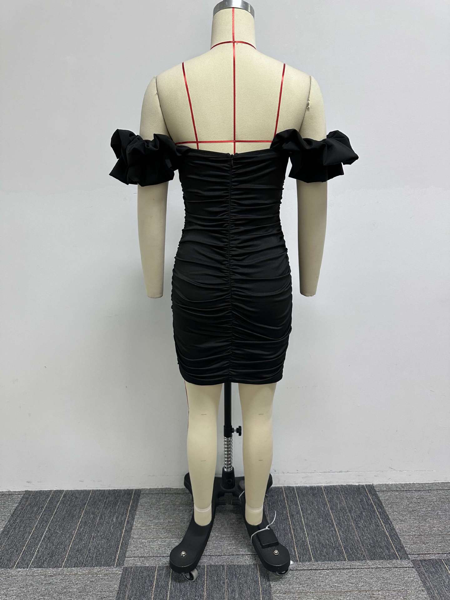 Slim and sexy solid color Off Shoulder  puffy sleeves Bodycon pleated dress 9