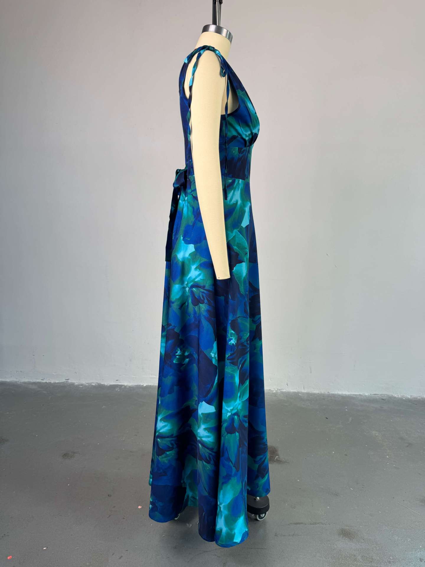 Women's Summer Sweet Floral V-Neck High-Waist Slim Fit A-Line Maxi Dress 3