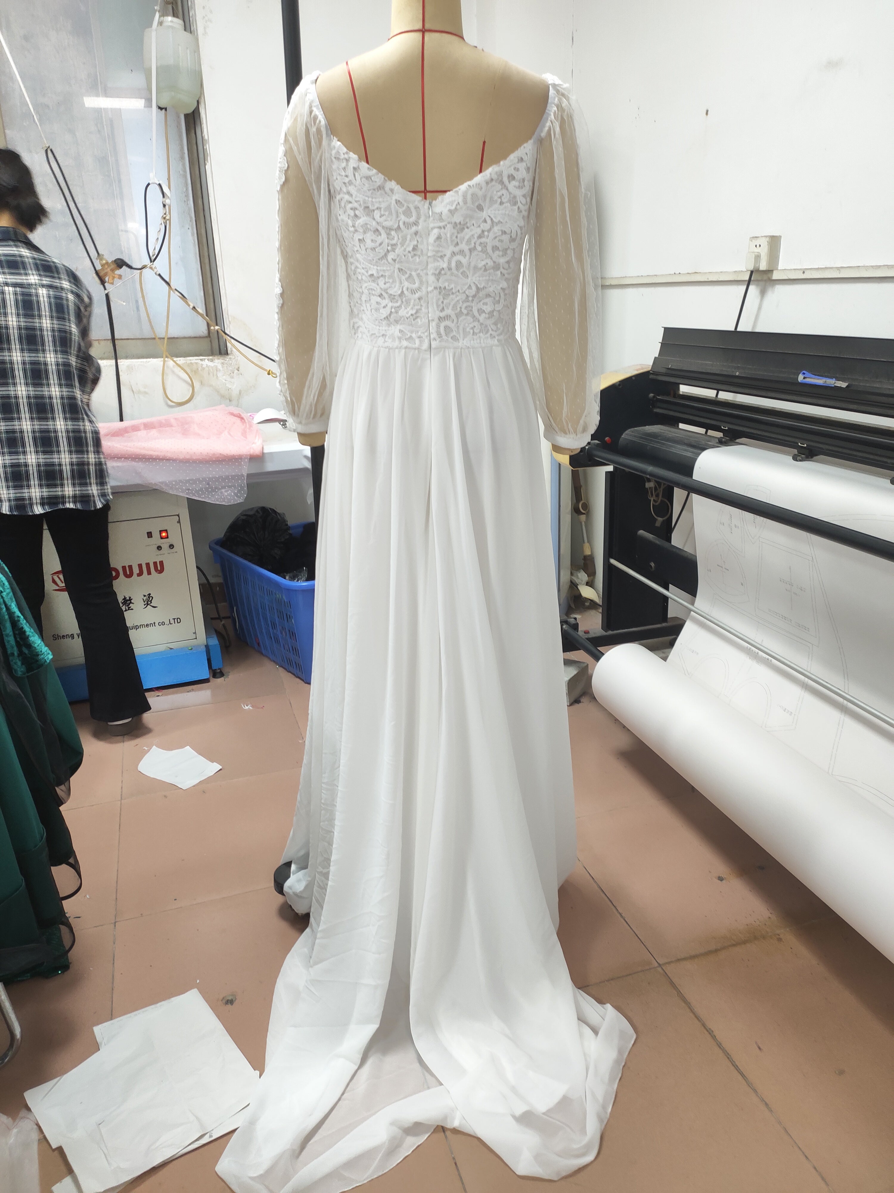 Solid Color Elegant V-Neck Slim Long-Sleeved Wedding Dress Tail Formal Party Gown 9