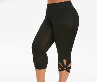 Plus Size Women Cutout Petal Basic Cropped Pants 3