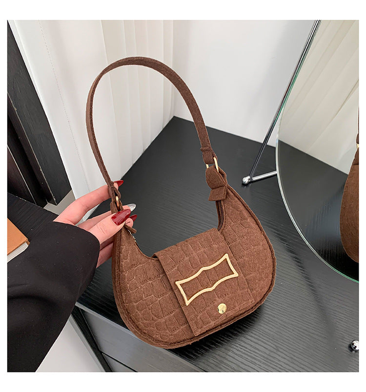 Women Trendy Saddle Bag Felt Bag 23