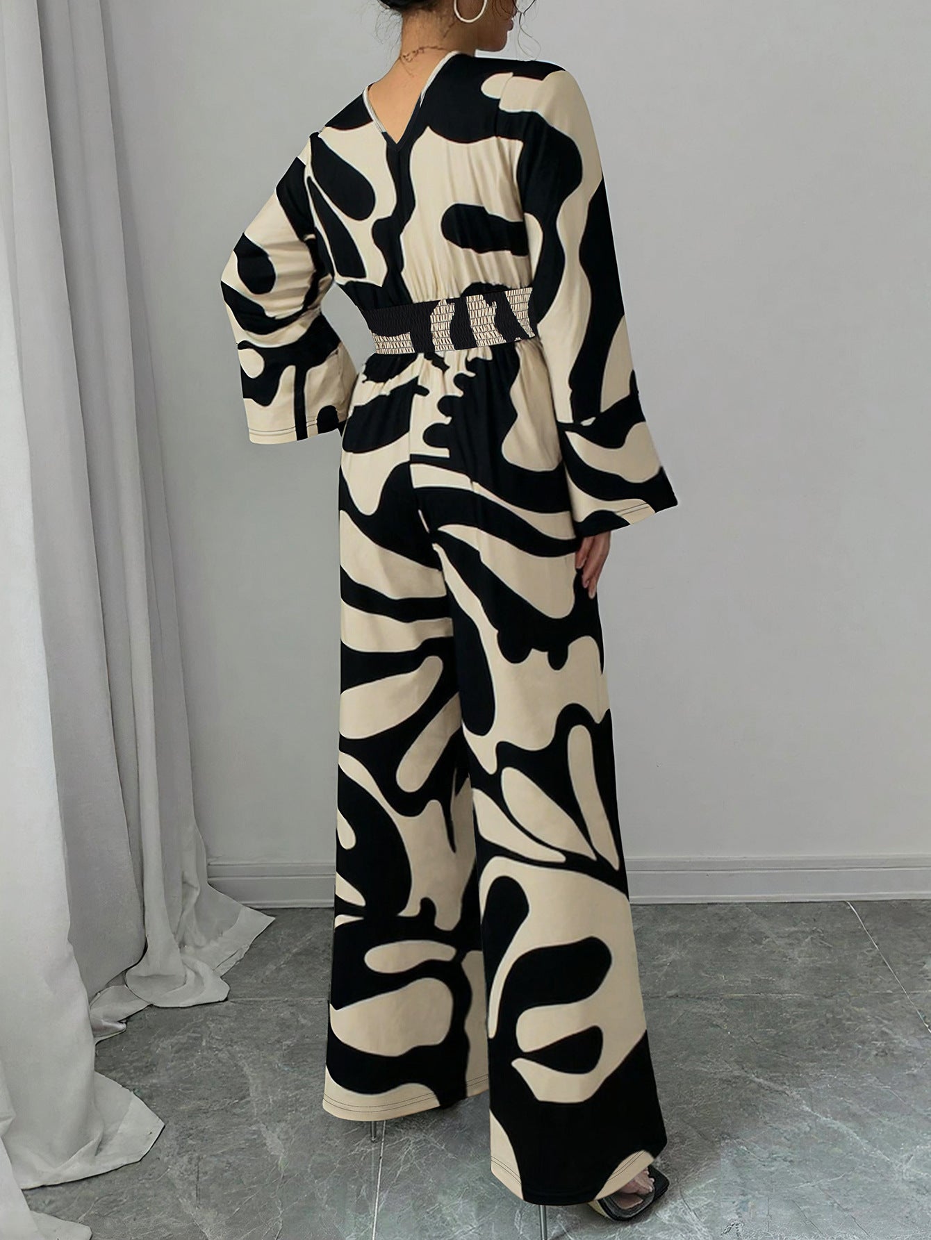 Women Elegant V-Neck Long-Sleeved Jumpsuit