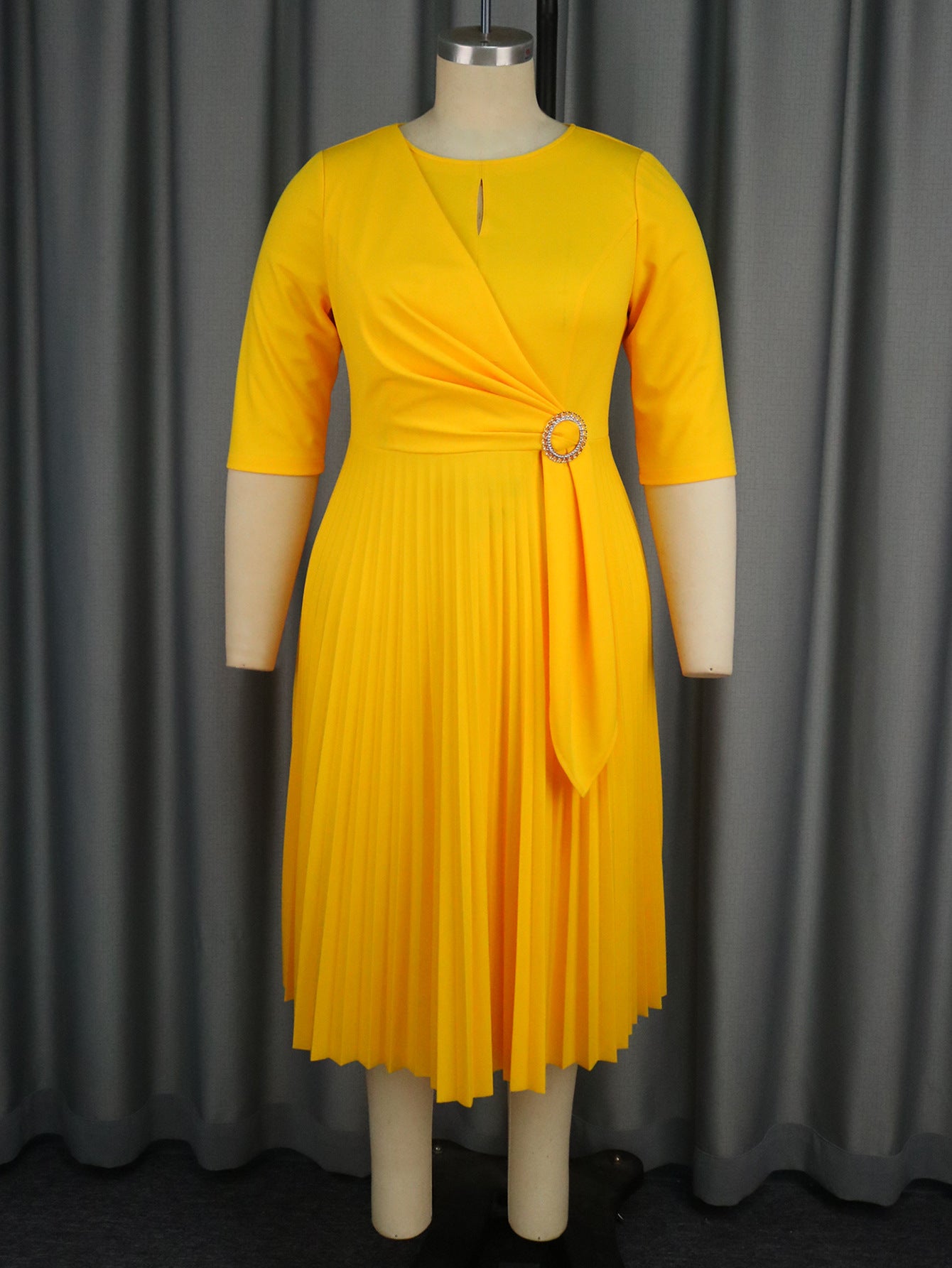 Women Round Neck Elegant Pleated Belt Dress 8