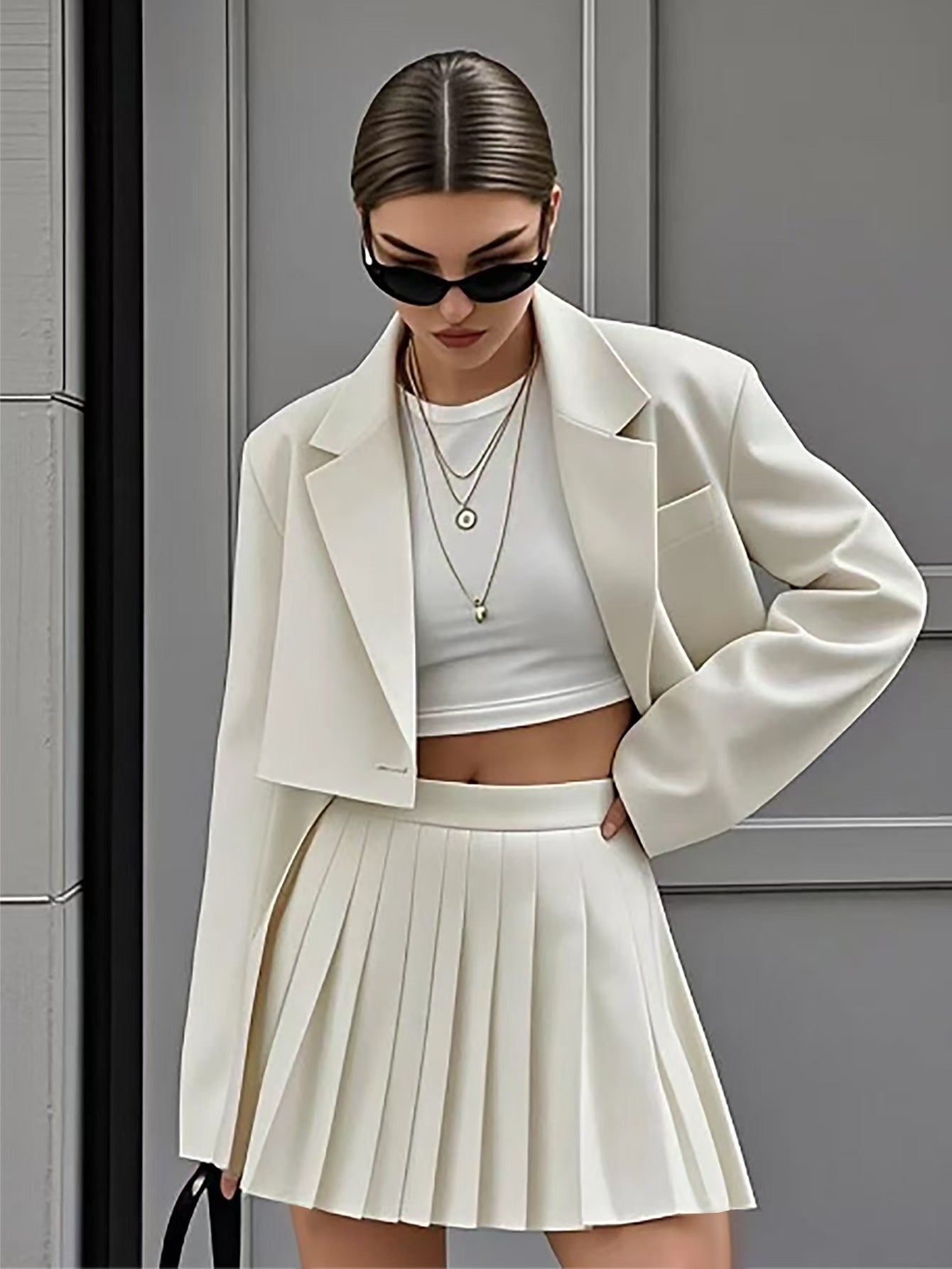 Spring and Summer Fashion Women's Short Blazer Pleated Skirt Set 9