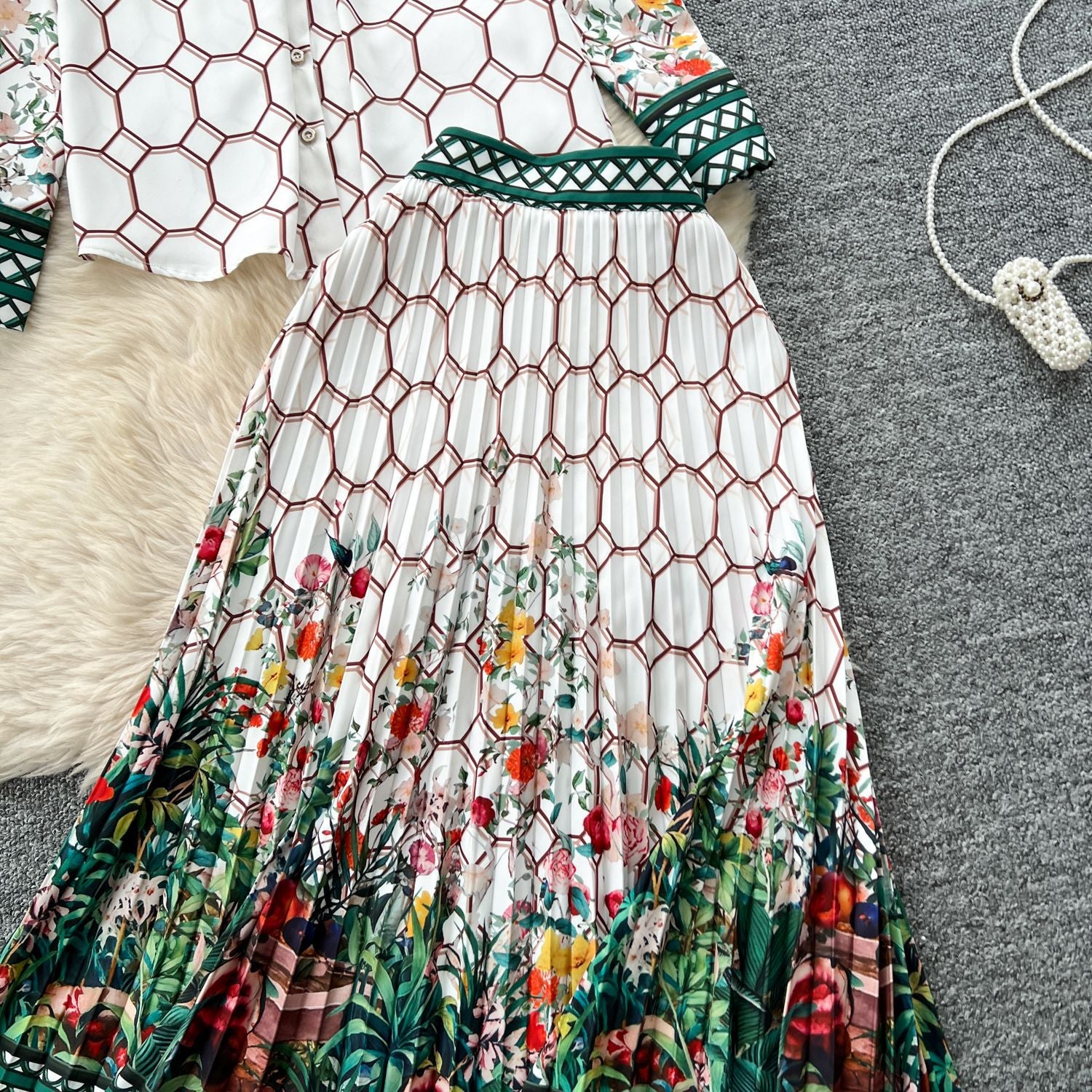 Fashion Women's Contrast Color Print Long Sleeved Shirt High Waist Pleated Skirt Two Piece Set 11