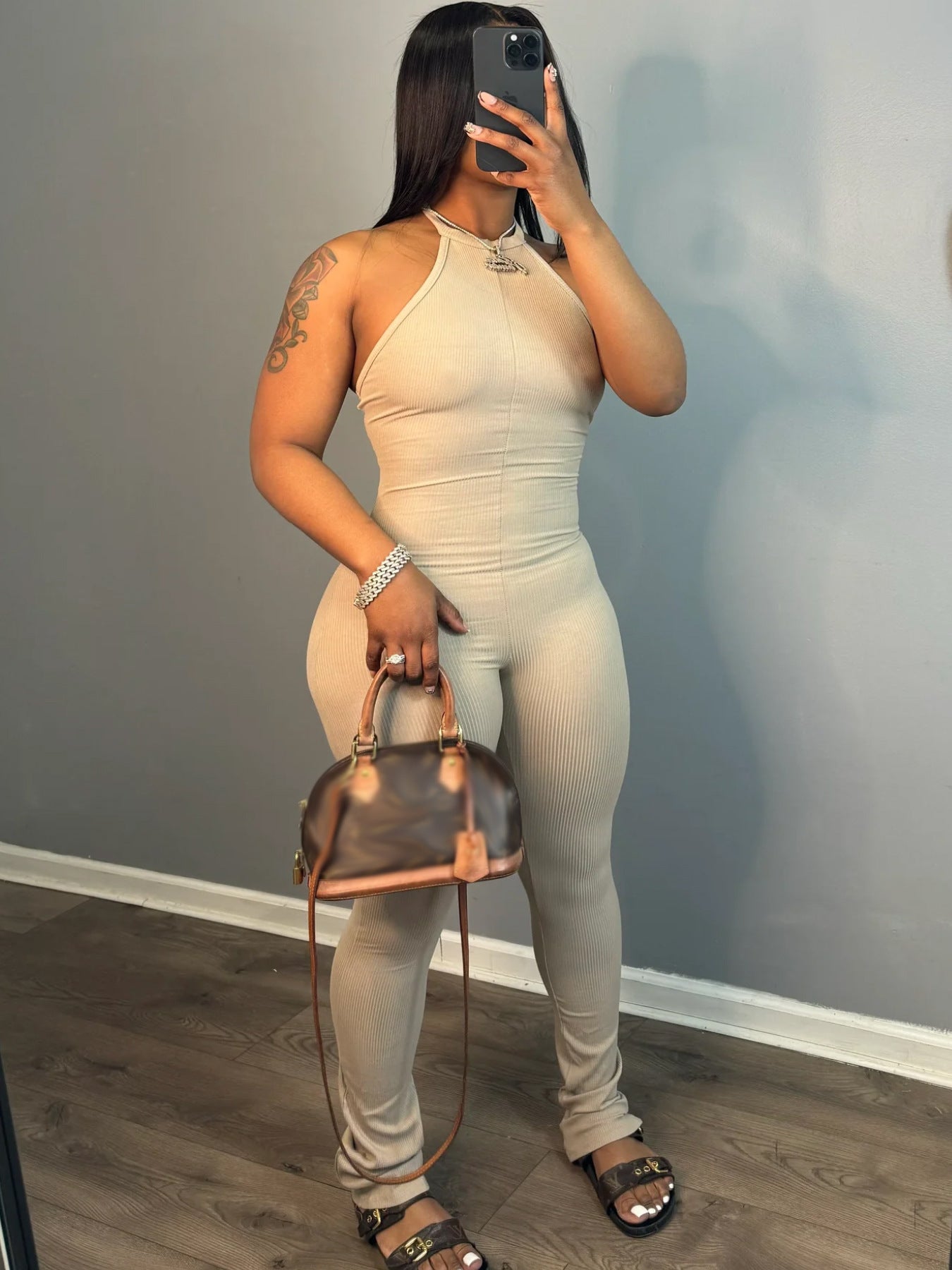 Women Casual Solid Backless Halter Neck Jumpsuit 4