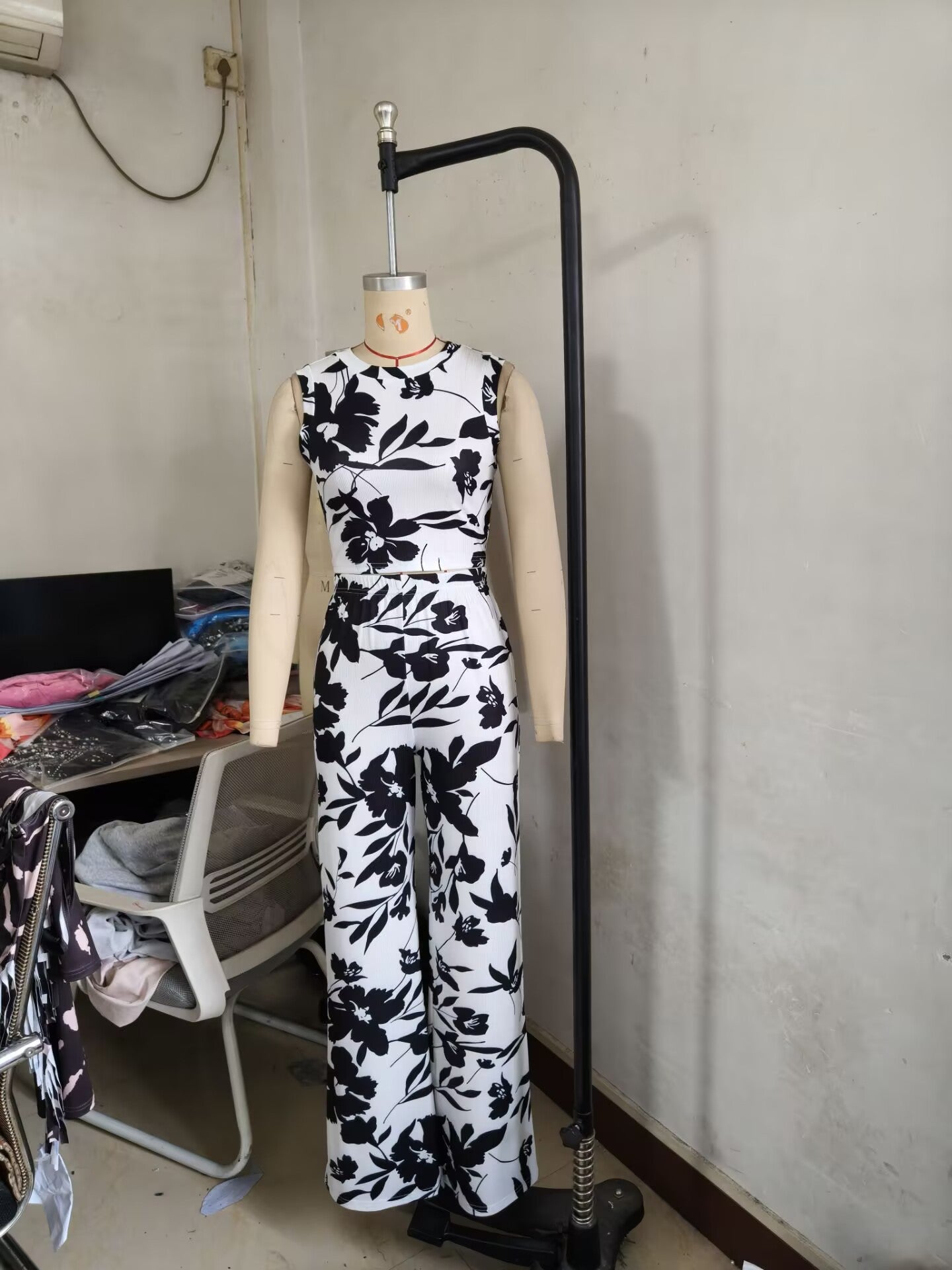 Women Floral Printed Sleeveless Vest and Pants Two-piece Set 14