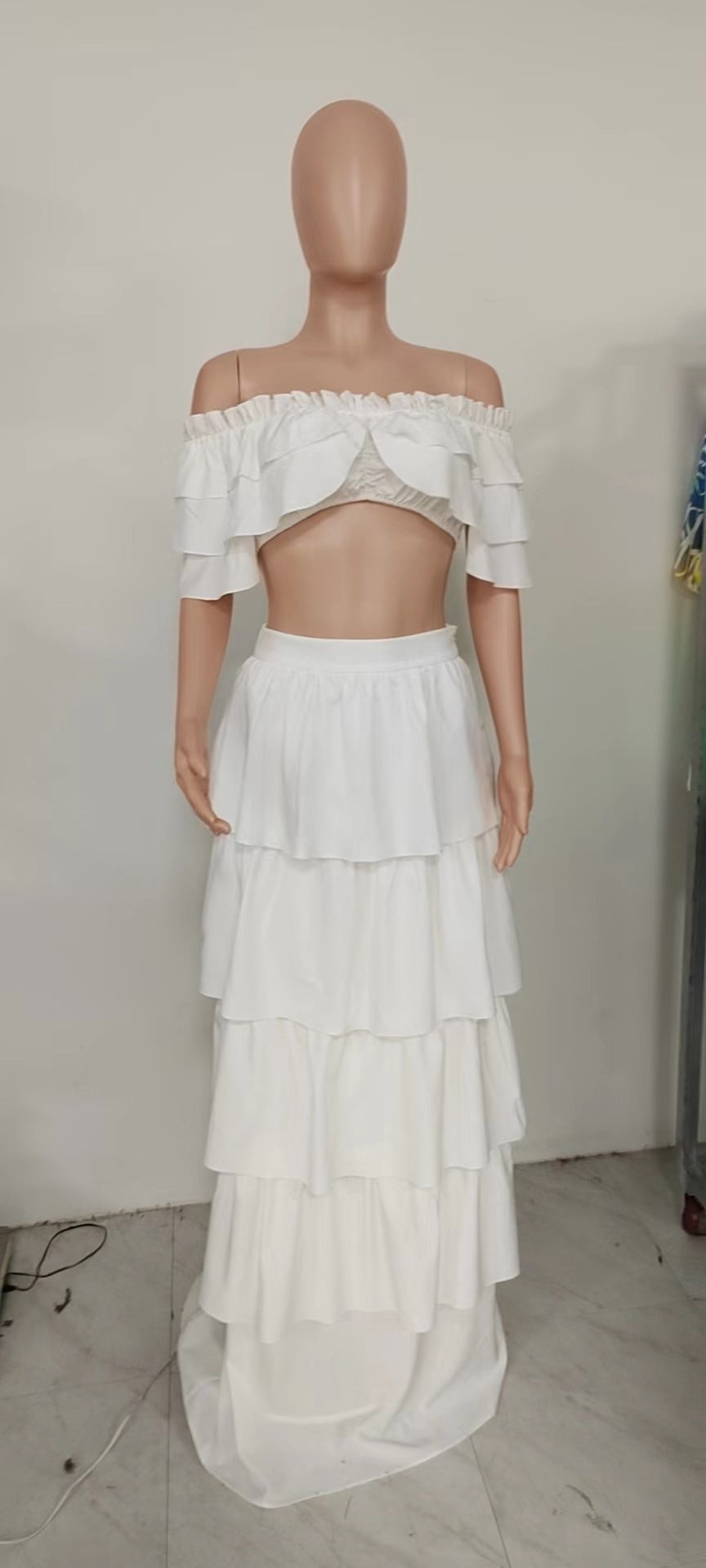Stylish Off Shoulder Ruffled Two Piece Skirt Set 9