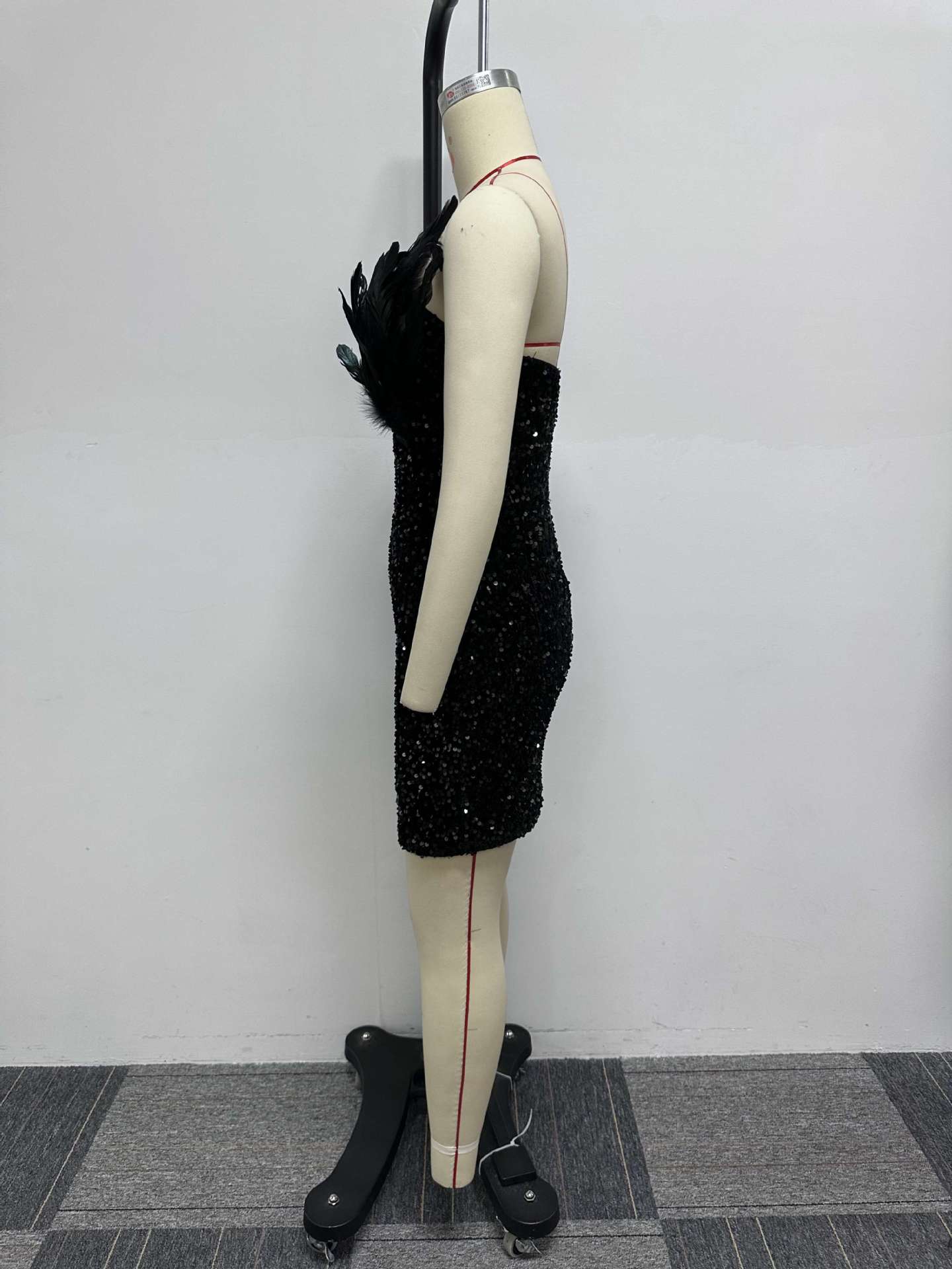 Sexy Feather Sequin Strapless Tight Fitting Slim Bodycon Dress 13