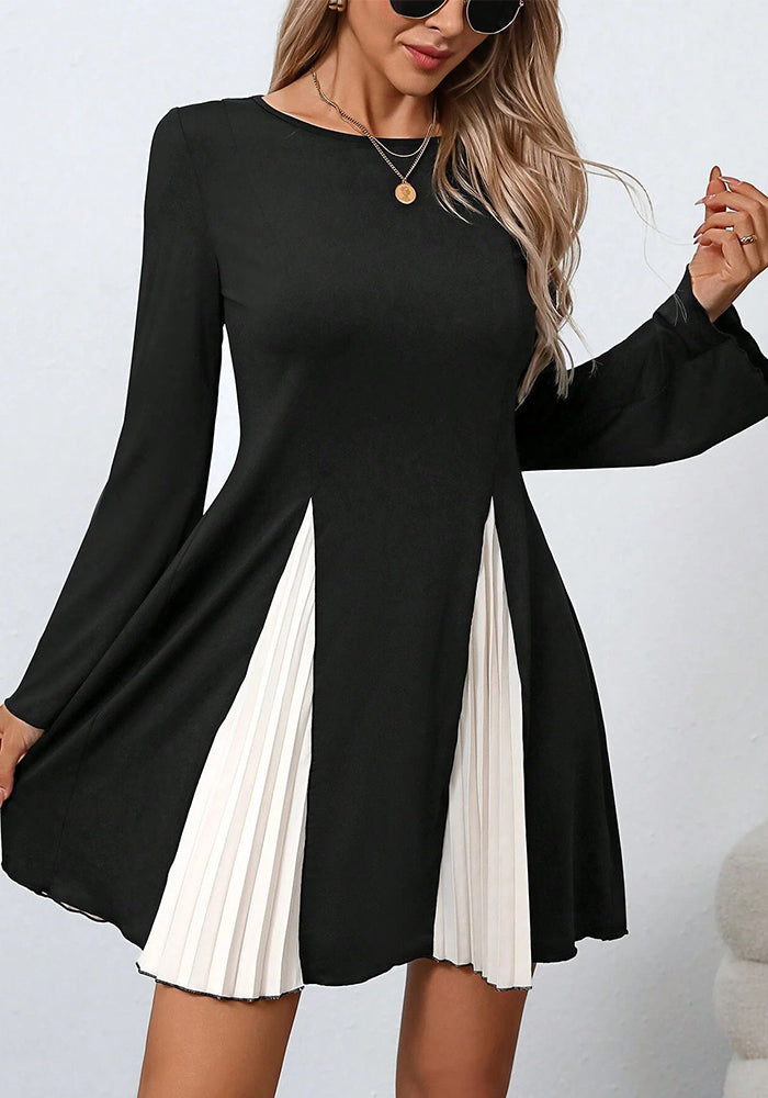 Women patchwork bell bottom sleeve pleated dress