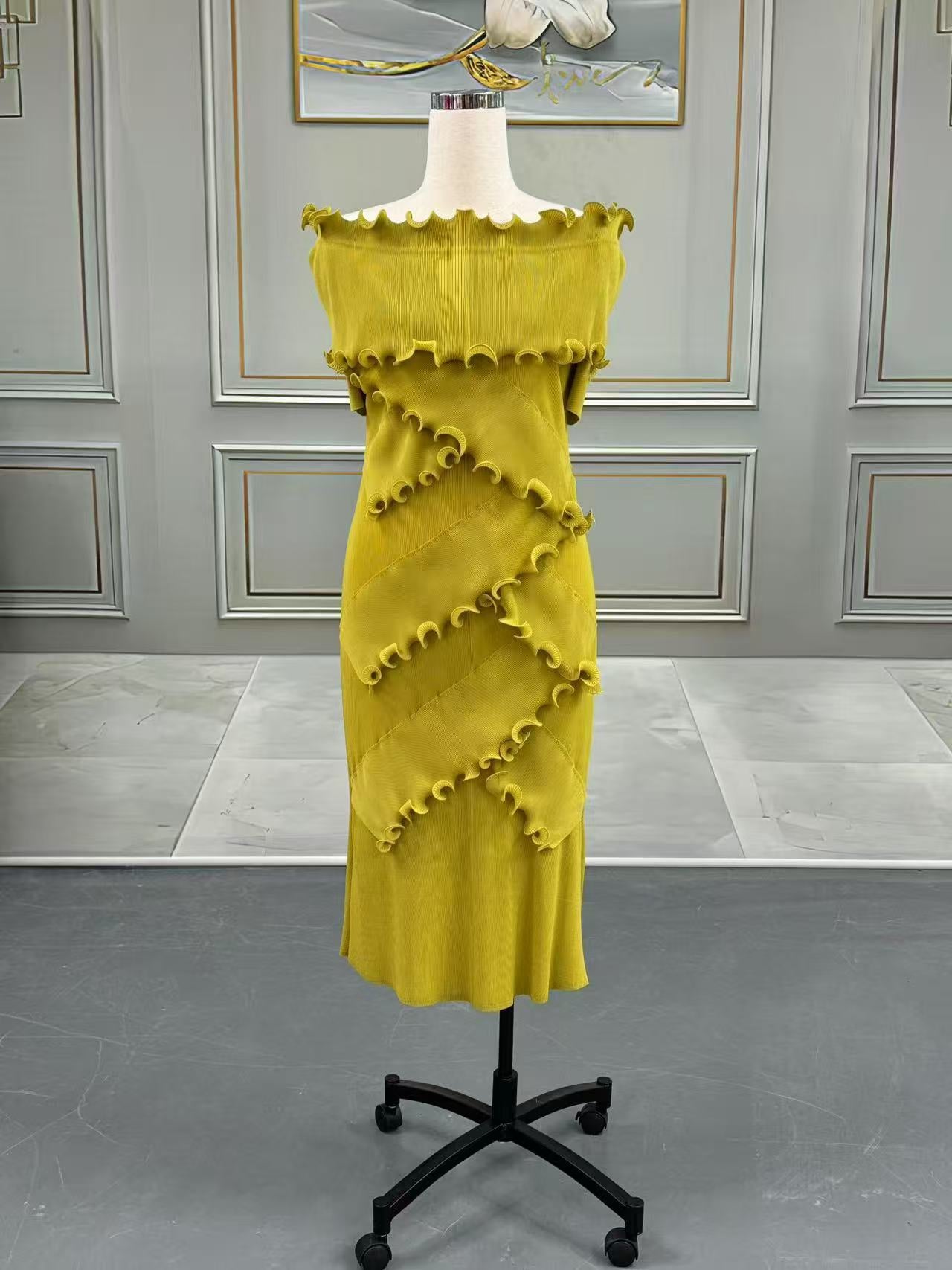 Plus Size African Women Off Shoulder Ruffle Edge Dress 6