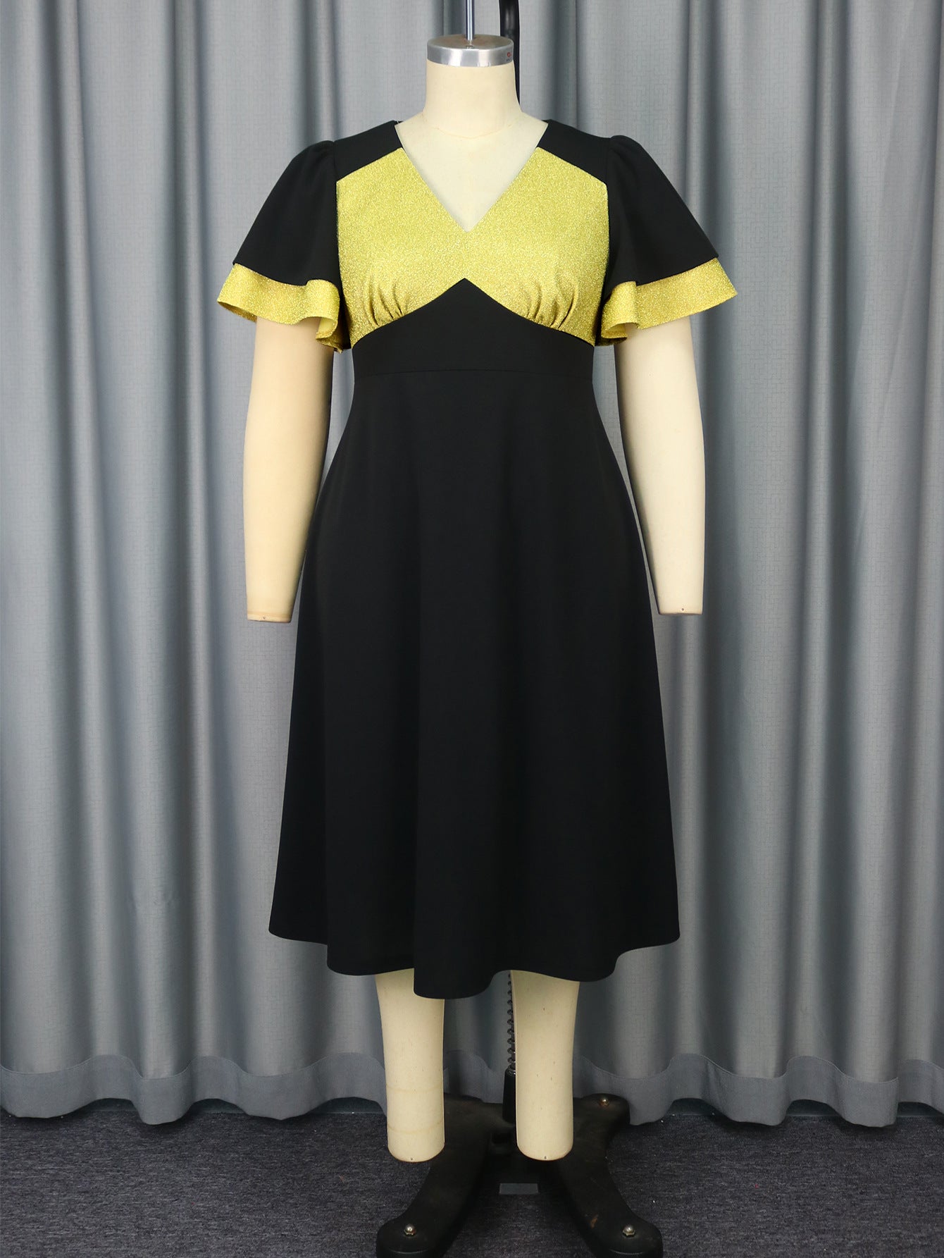 Plus Size Contrast Color Patchwork Ruffle-Sleeve A-Line Black Dress 5