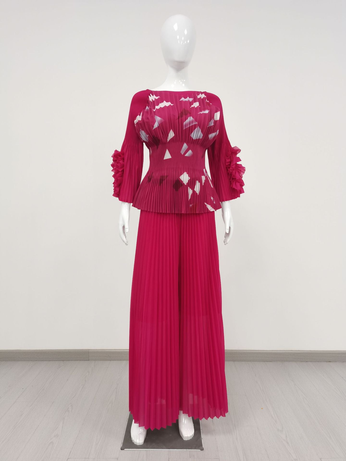 Plus Size Women Casual Pleated Top and Wide Leg Pants Two Piece Set 3