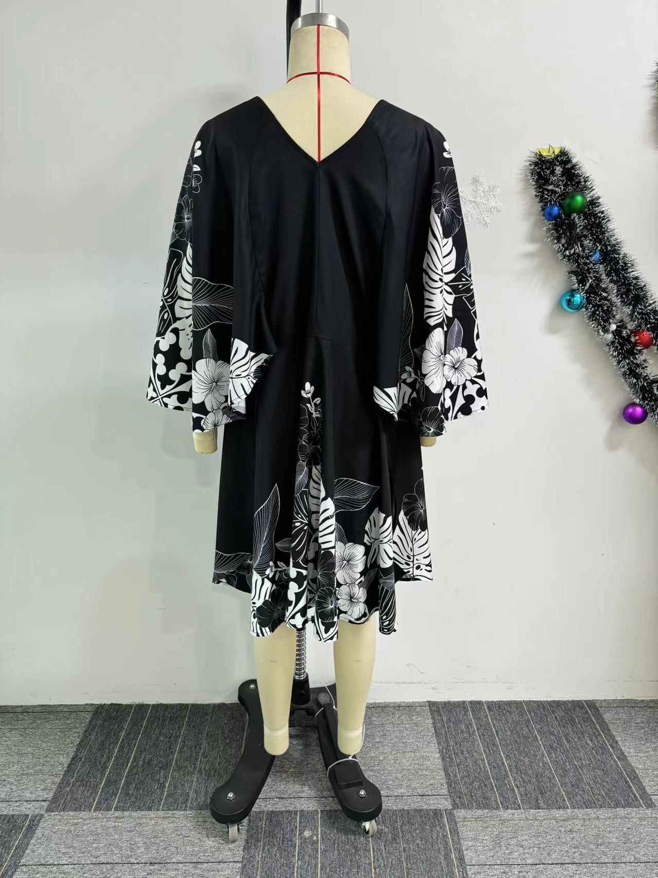Casual fashion printing Lace-Up v-neck long sleeve dress 7