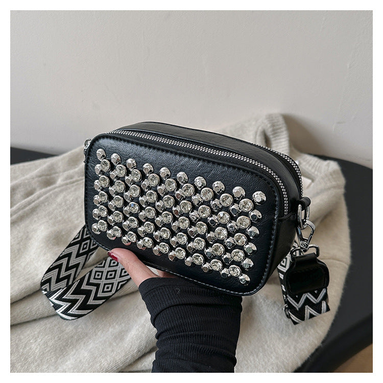 Popular Bags Fashion Rivets Trendy Women's Wide Shoulder Strap Crossbody Square Bag 3