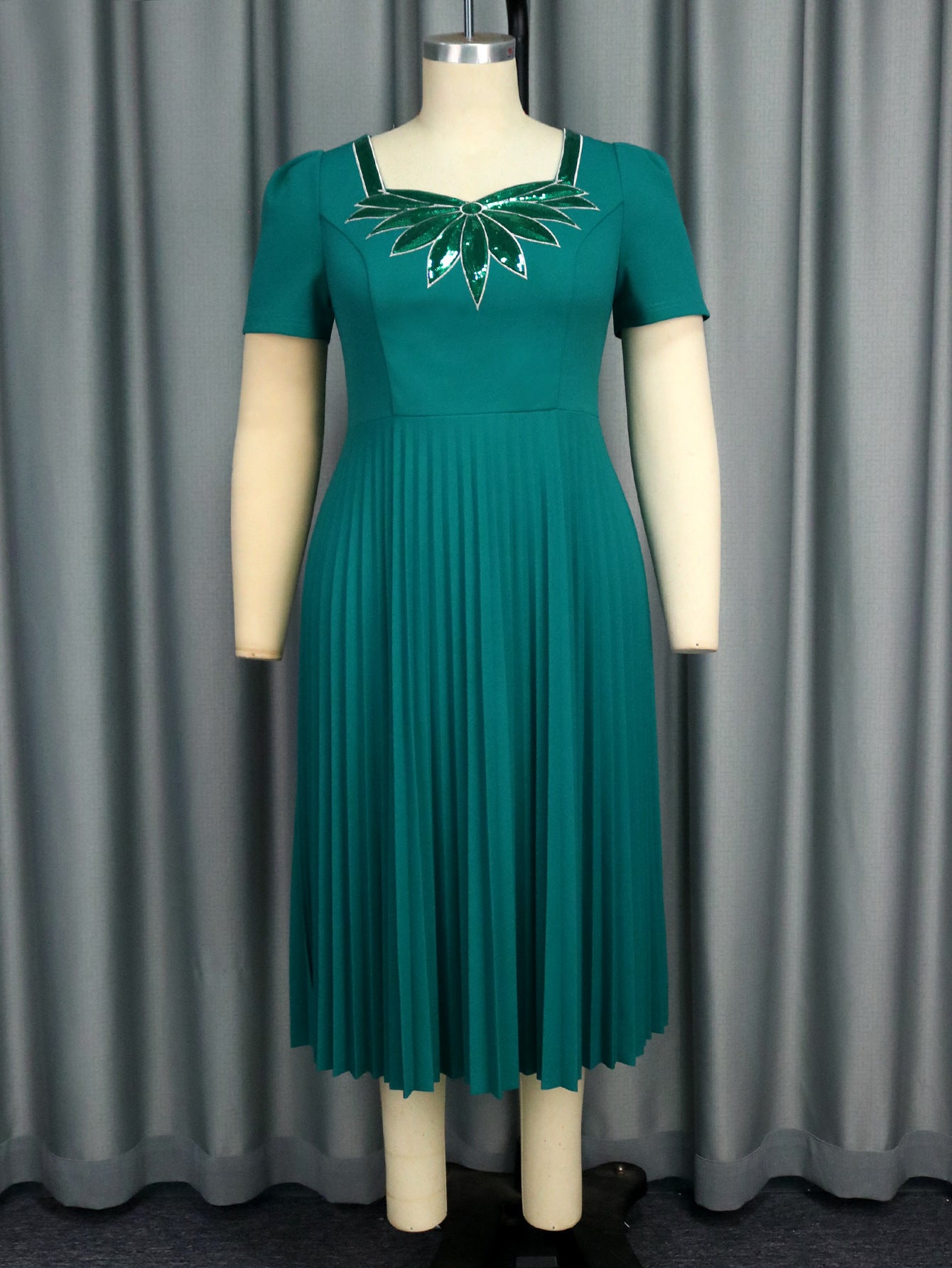 Women Elegant Square Neck Sequin Pleated Dress 8