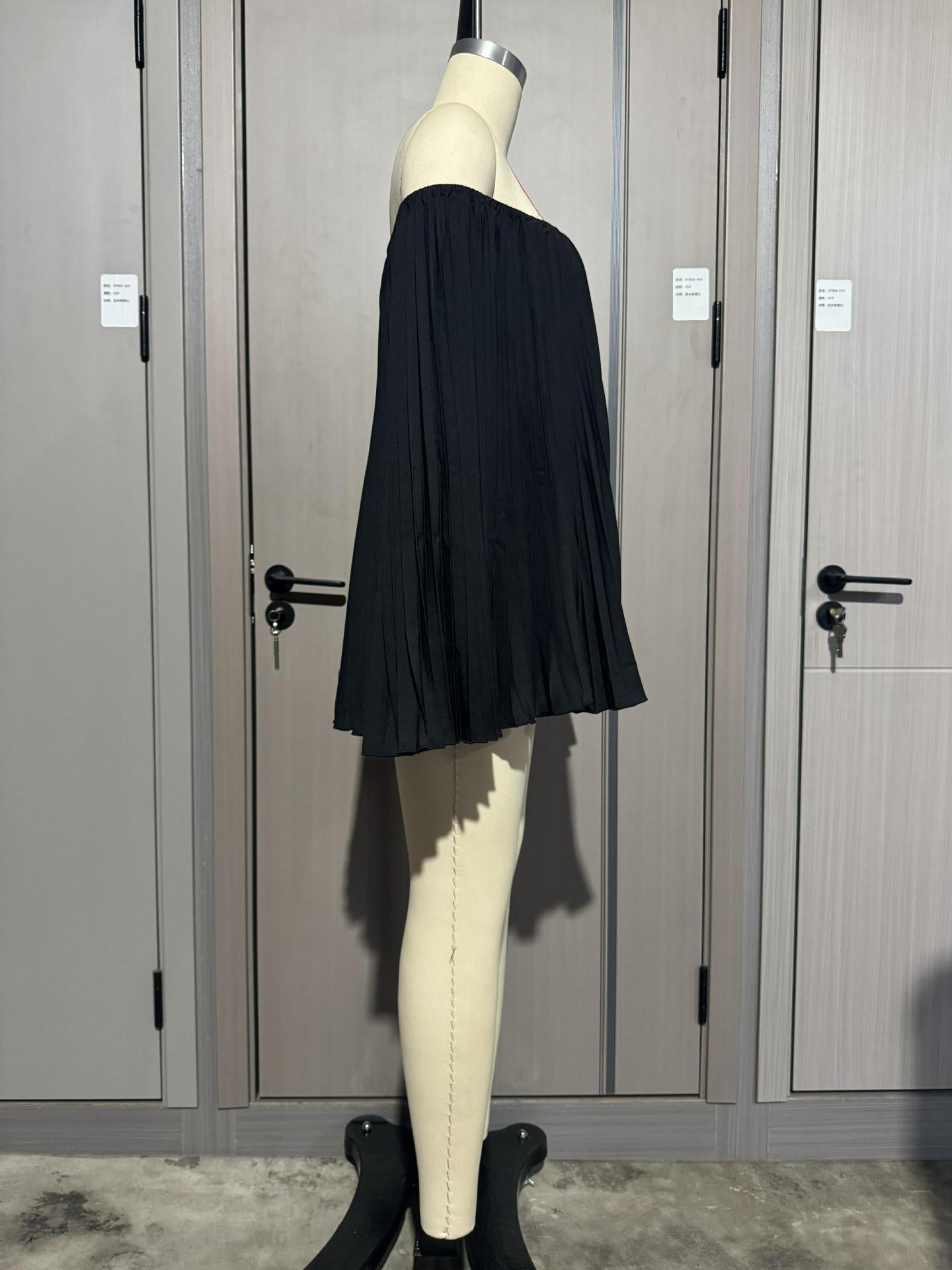 Women Summer Pleated Off-Shoulder Top and Shorts 2-Piece Set 24