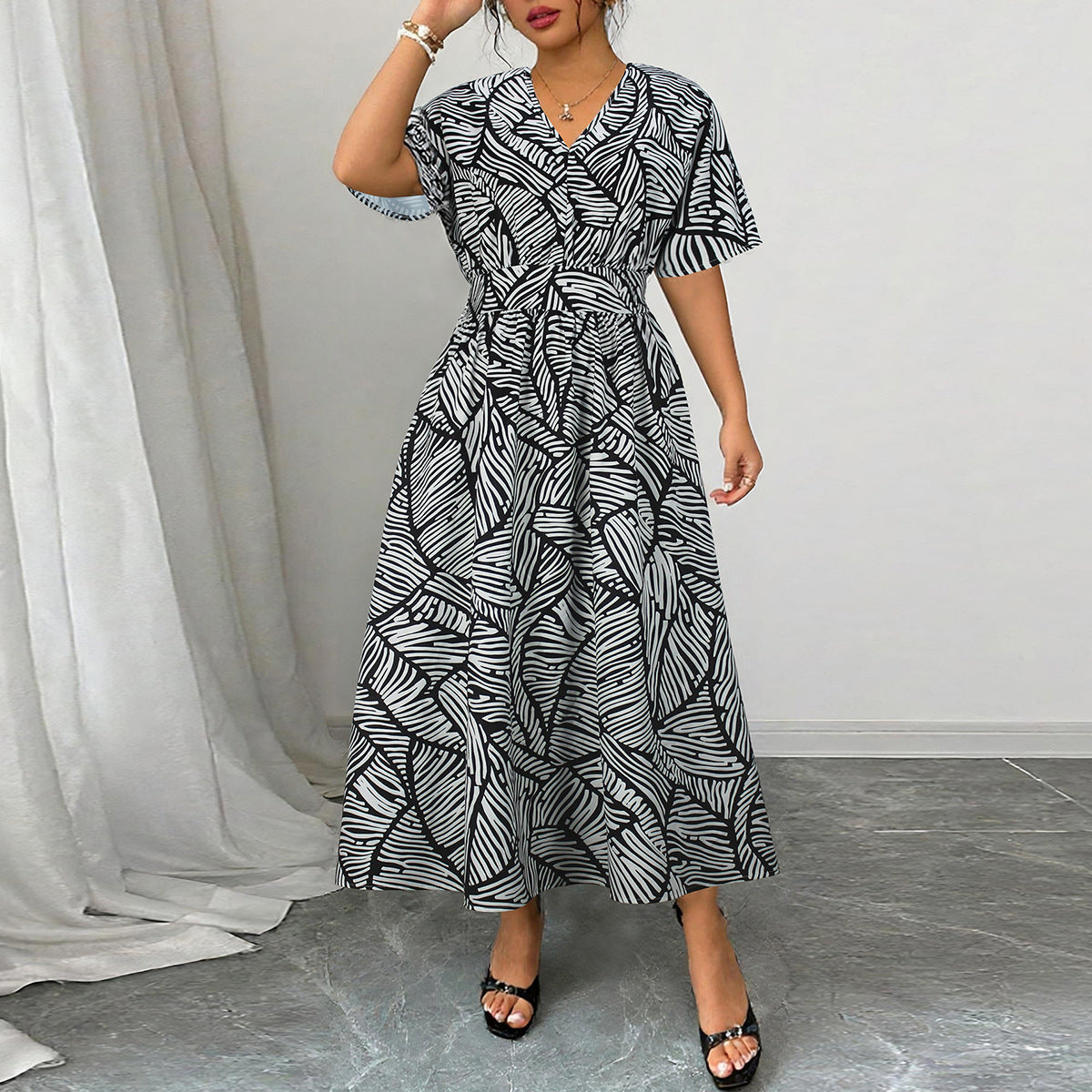 Fashionable V-Neck Black & White Contrast Dress Spring/Summer Women's Wear 5