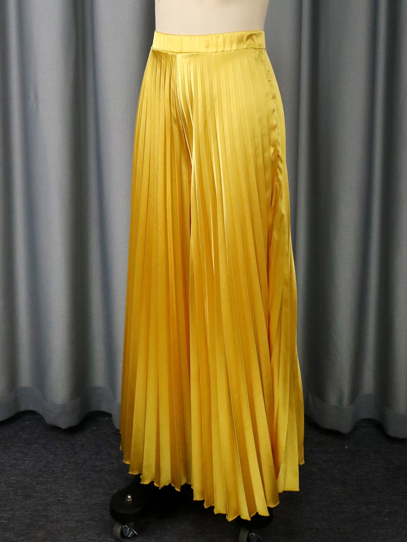 Sexy V-Neck Bow Blouse & Elegant Wide-Leg Pleated Pants Two-Piece Set 12