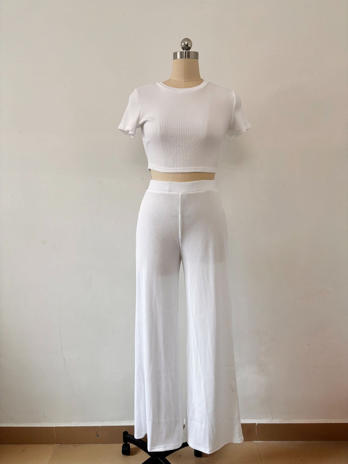 Short-Sleeved Fashionable and Sexy Crop T-Shirt Summer Trousers Two-Piece Set 22