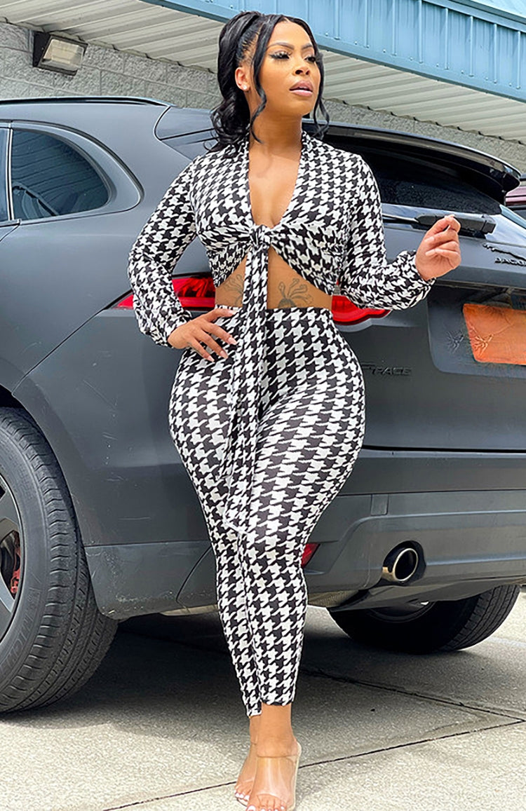 Fall Sexy White Frint Tie-knotted Long Sleeve Crop Top and Skinny Pants Set 3