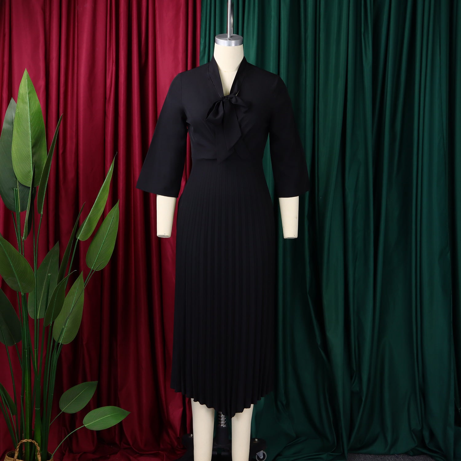 Women 3/4-sleeve tie dress with irregular pleats 29