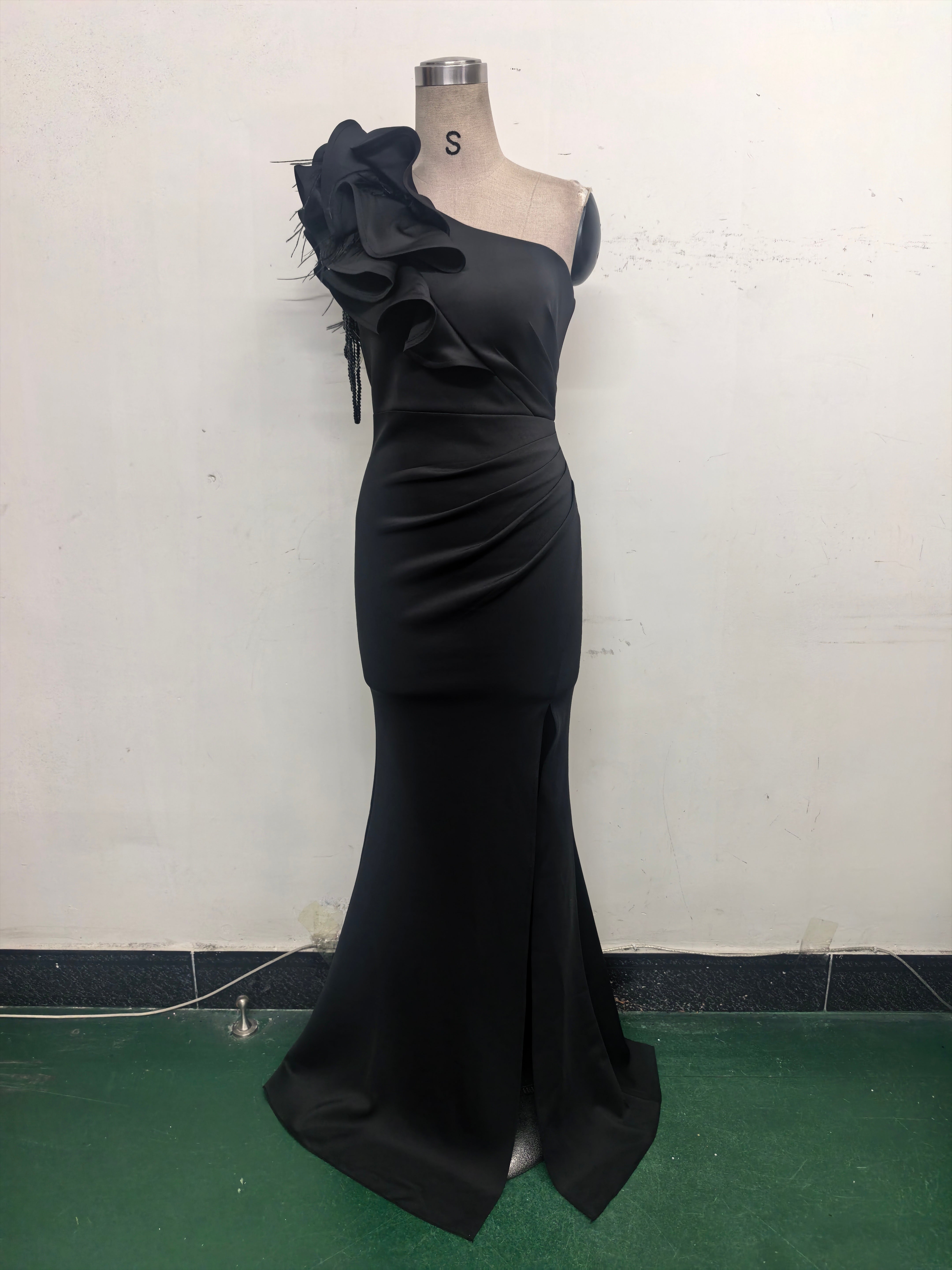 Women One-Shoulder Beaded Wool and Floral Satin Slit Sexy Evening Dress 40