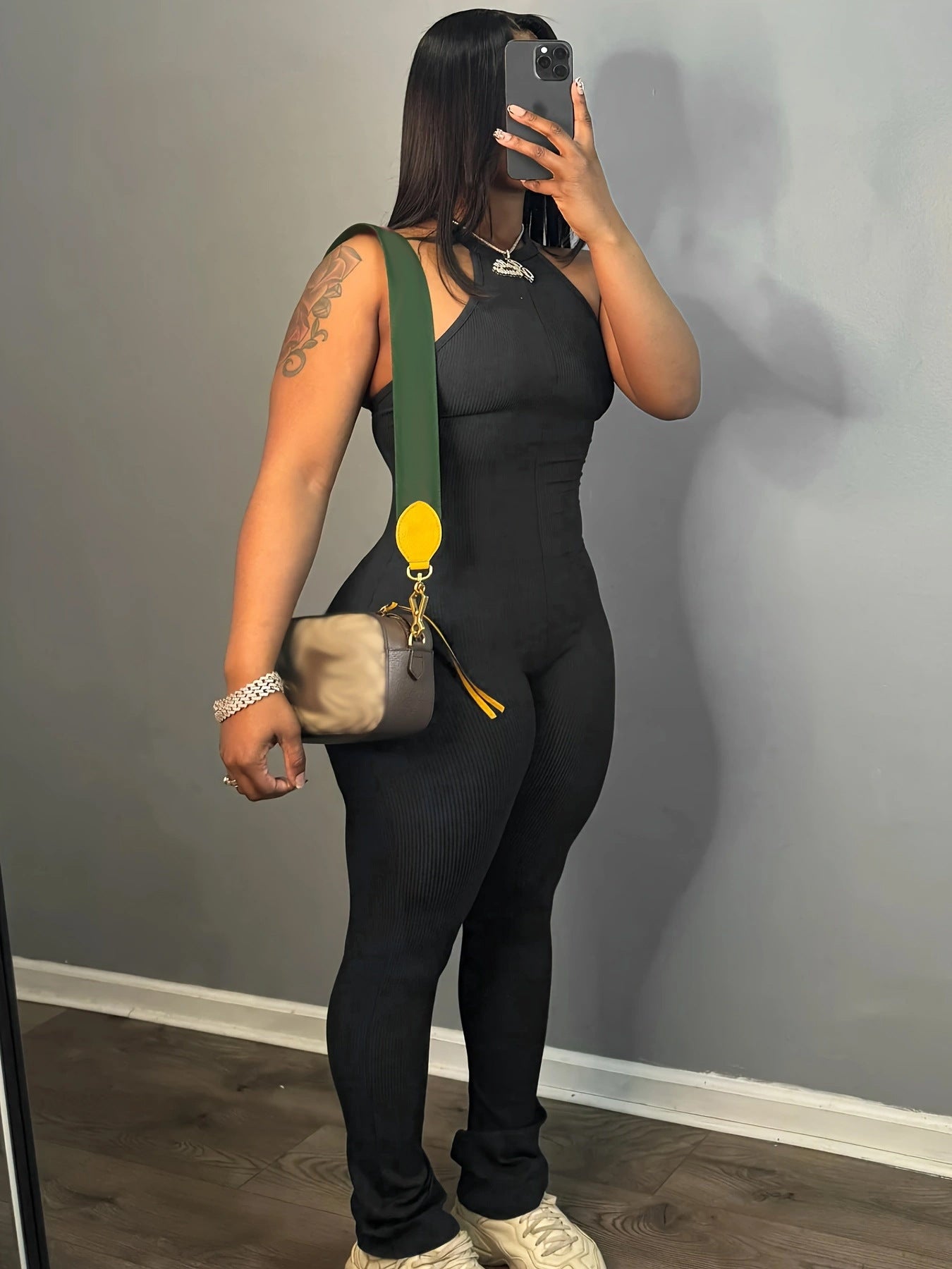 Women Casual Solid Backless Halter Neck Jumpsuit 3