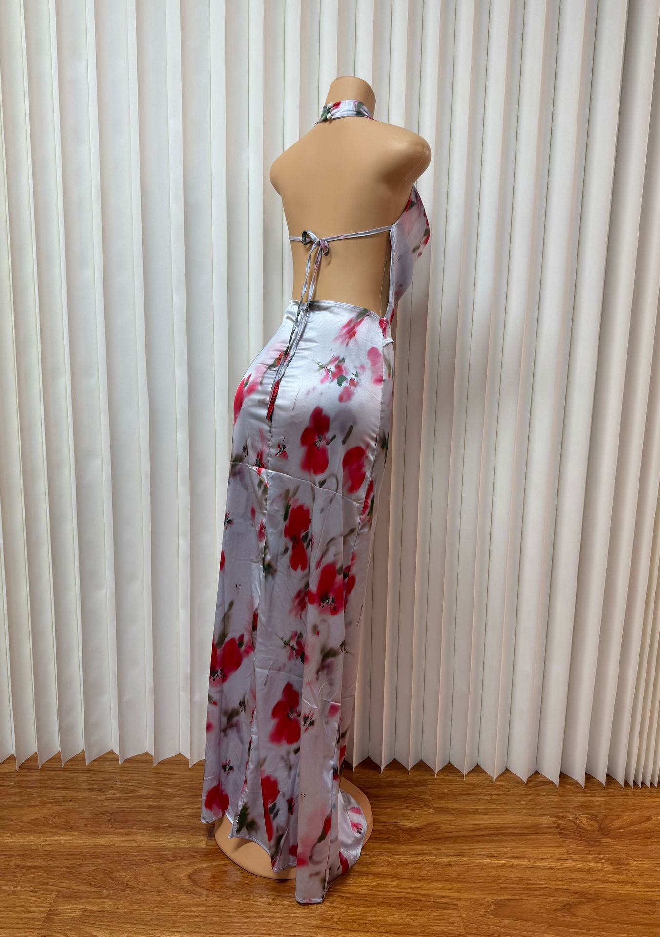 Chic Halter Neck Low Back Lace-Up Sexy Dress 9