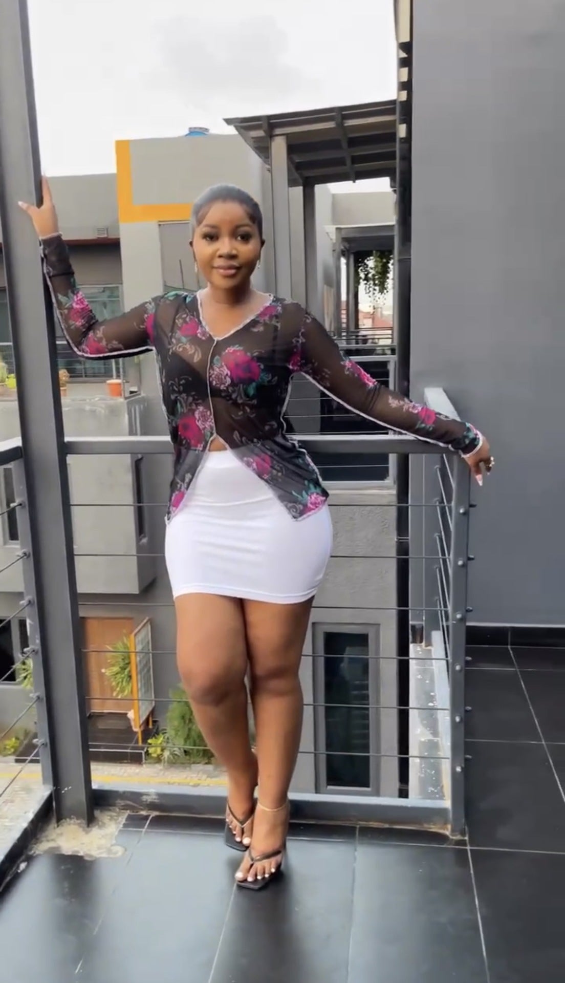 Women Printed Long-Sleeved V-Neck Top Solid Skirt Two-Piece Set 9