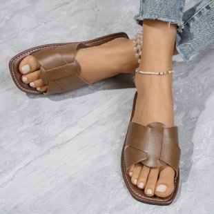 Summer Plus Size women's fashionable leather flip flops outdoor wear flat slippers