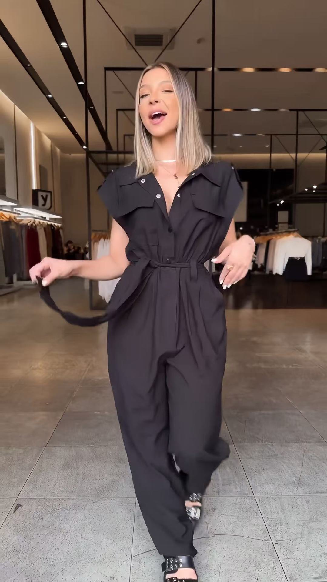 Women Sleeveless Cargo Wide Leg Jumpsuit 4