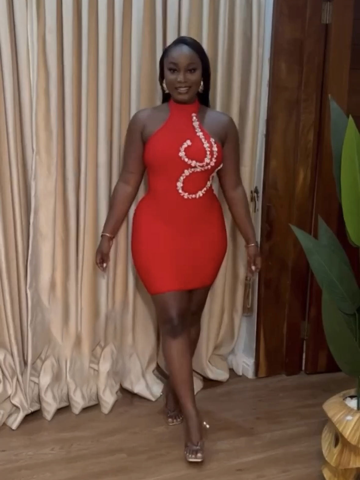 Solid color Halter Neck diamond Low Back Bodycon evening dress for women 3