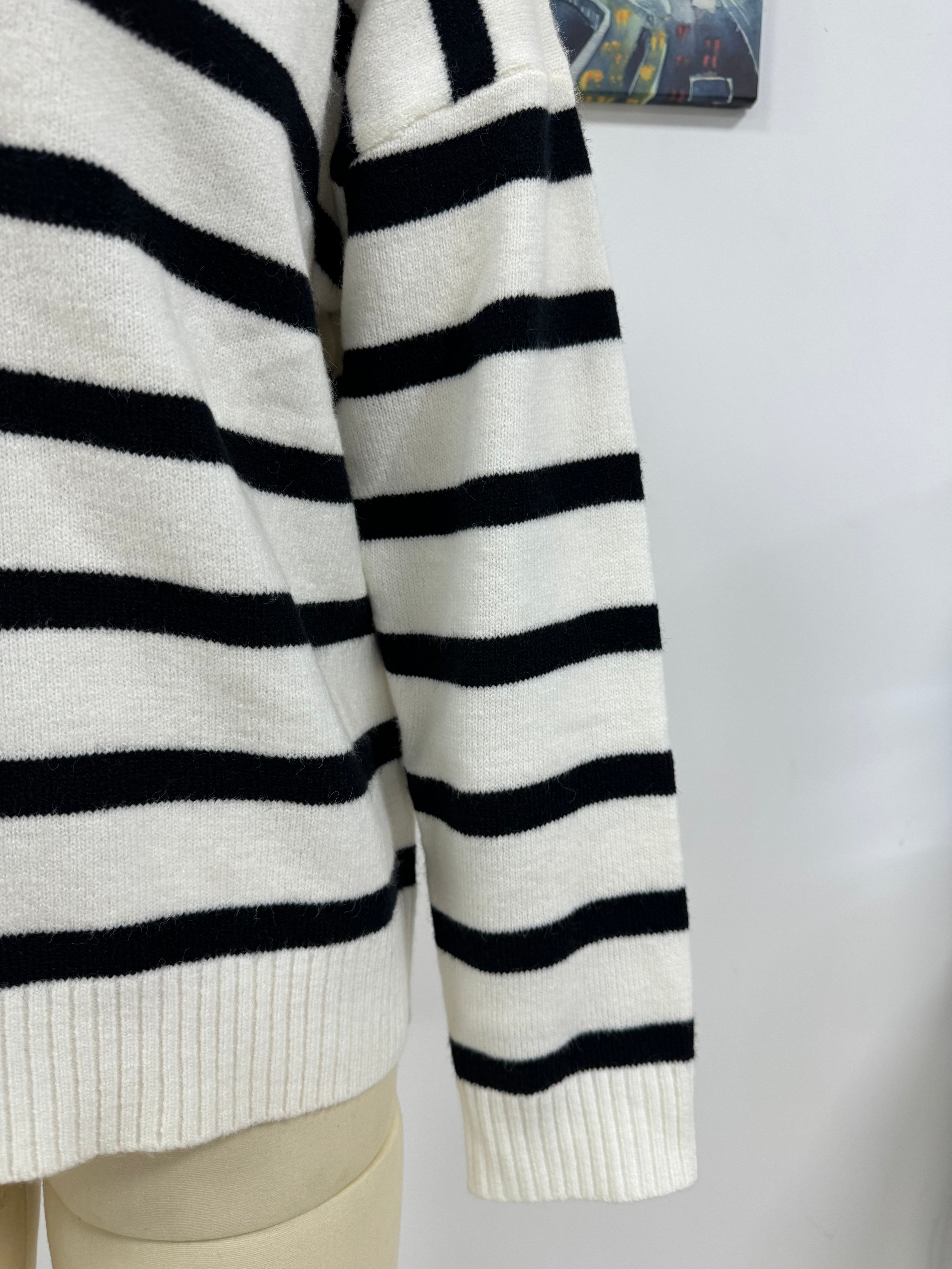 Autumn And Winter Women's Fashion Stripe Turndown Collar Loose Knitting Sweater 24