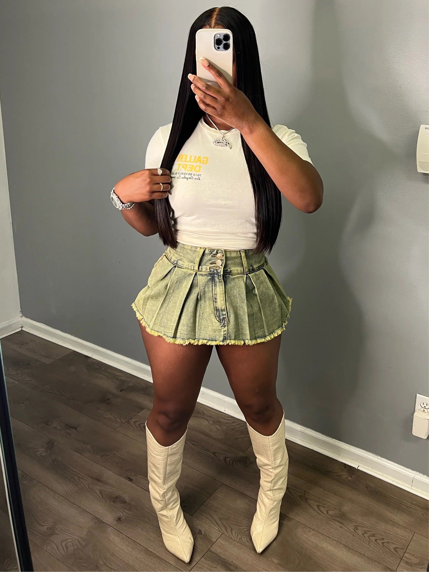 Women's Vintage Wash Stretch Denim Shorts