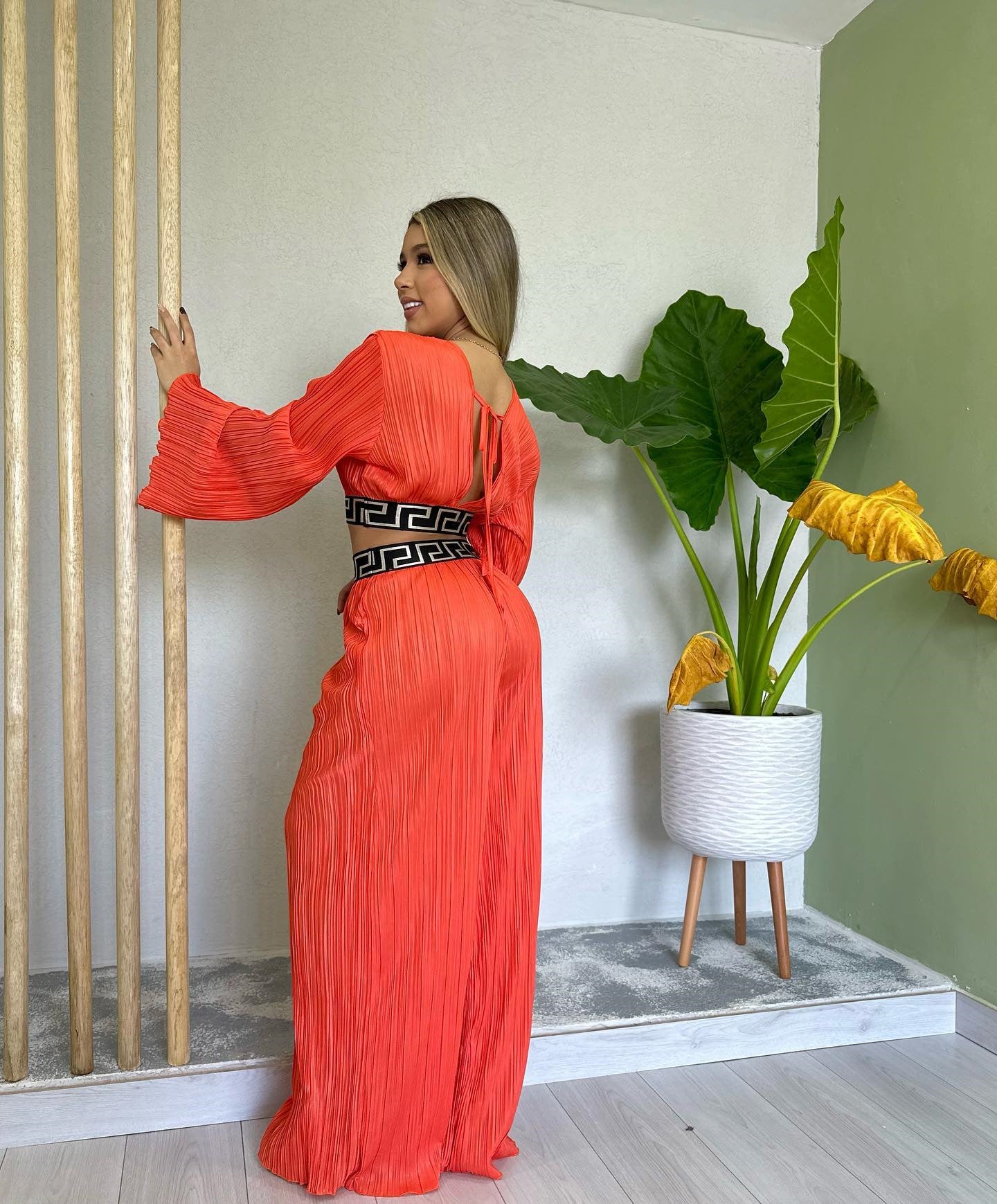 Women's Sweet Pleated V-Neck Bell Bottom Sleeve Shirt Wide Leg Pants Casual Suit 13