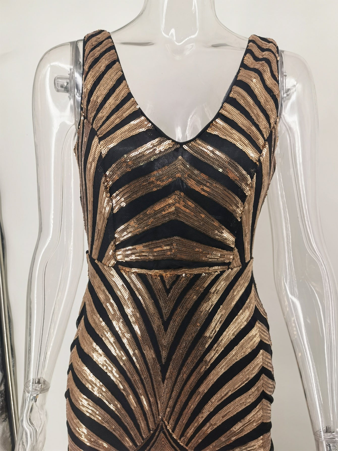 Sexy V-Neck Sleeveless Sequin Mermaid Evening Dress Formal Party Dress 18