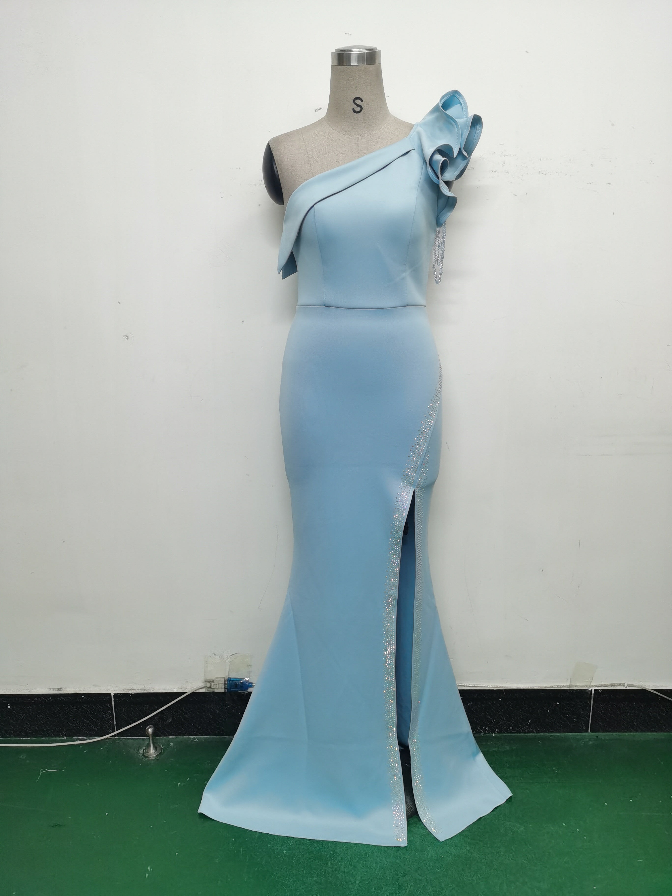 Women Lotus Leaf Shoulder Slash Shoulder Beaded Beaded Evening Dress 29